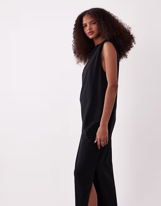 shoulder pad T-shirt midi dress in black