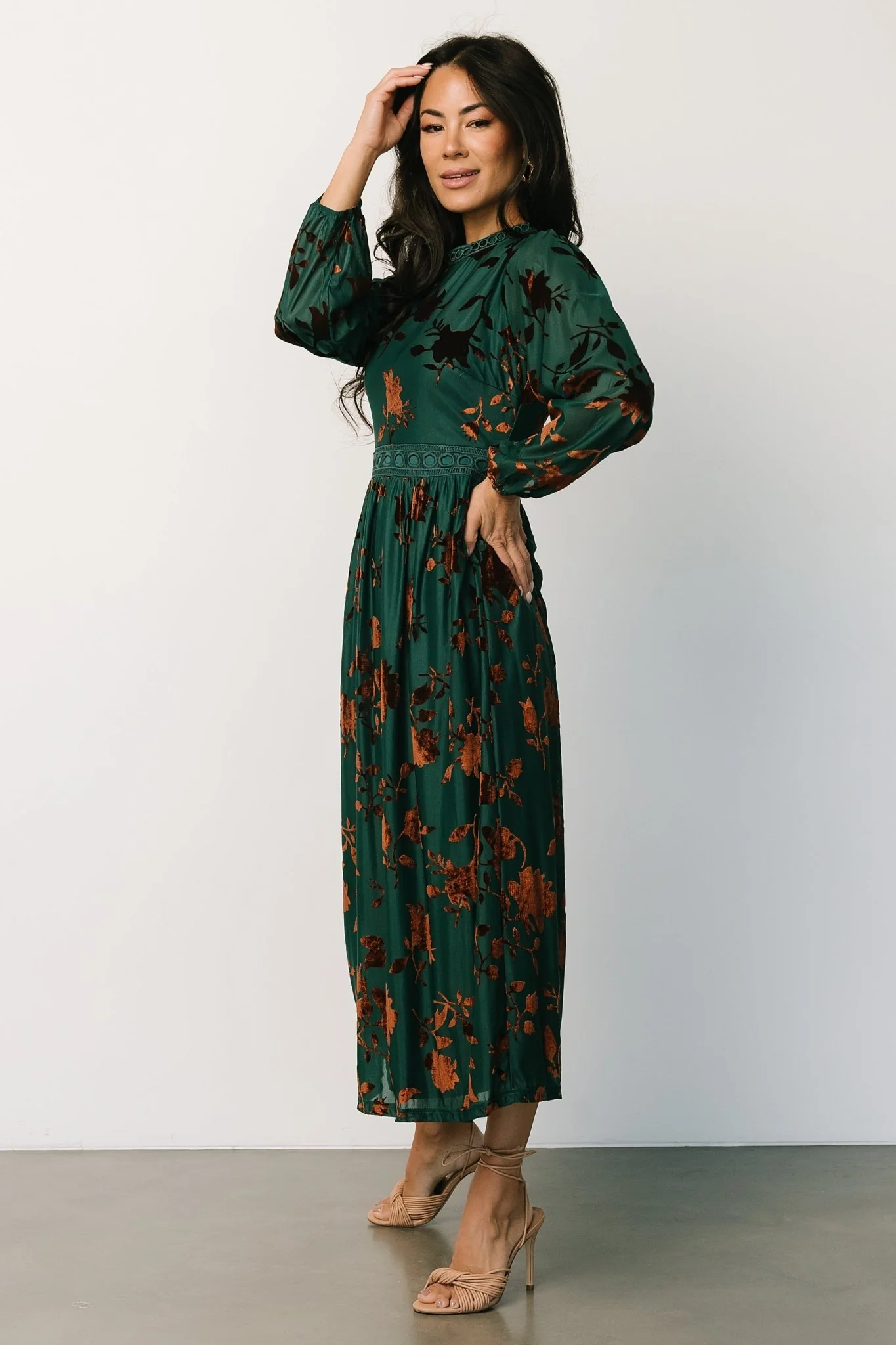 Christine Velvet Embossed Midi Dress | Jade - luluinthesky
