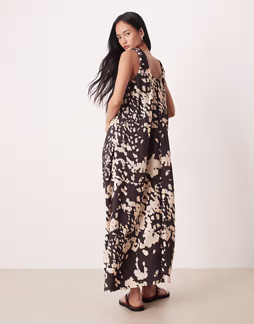 tech fabric scoop ruched neck maxi dress in abstract print
