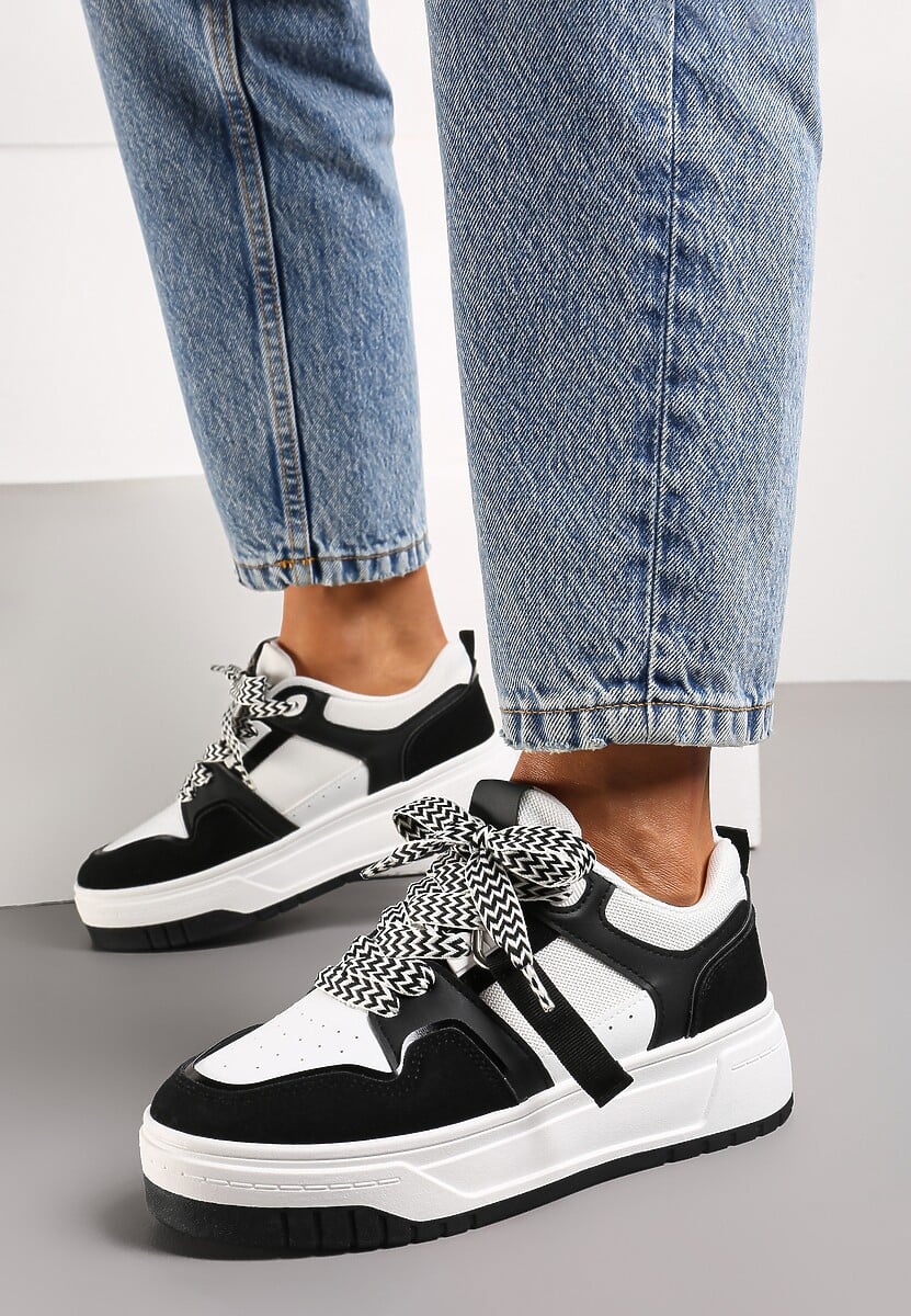 Czarno-Białe Sneakersy na Niskiej Platformie z Zawieszką i Ozdobnymi Sznurówkami Salam
