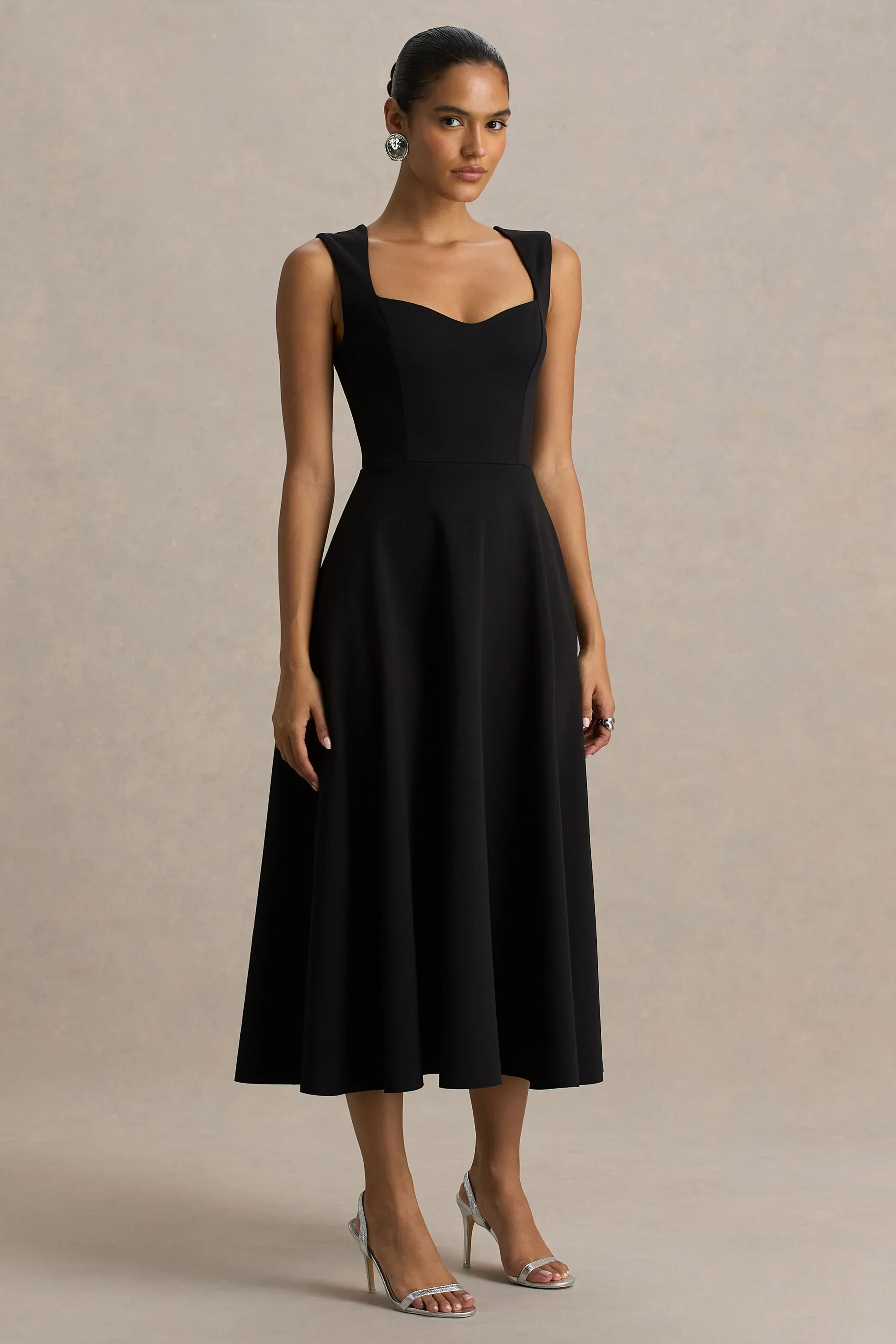 Andromeda | Black Sweetheart-Neck Midi Dress