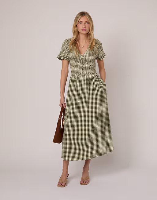 Nobody's Child Eliza v-neck short sleeve midi dress in green gingham