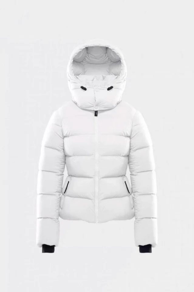 Aritzia The SuperSnug Puff