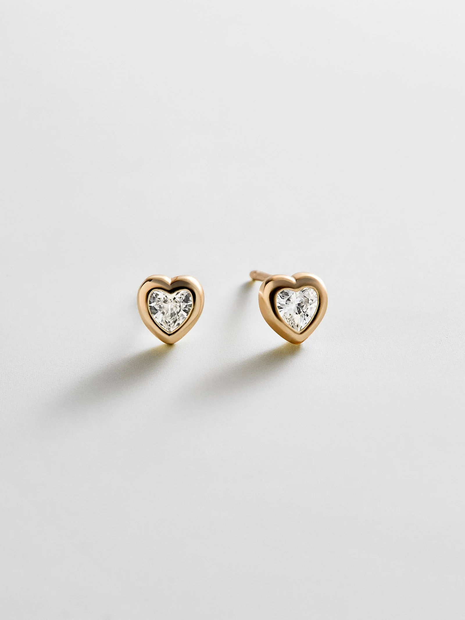 Paloma 14K Gold Heart Earrings - Heart Stone