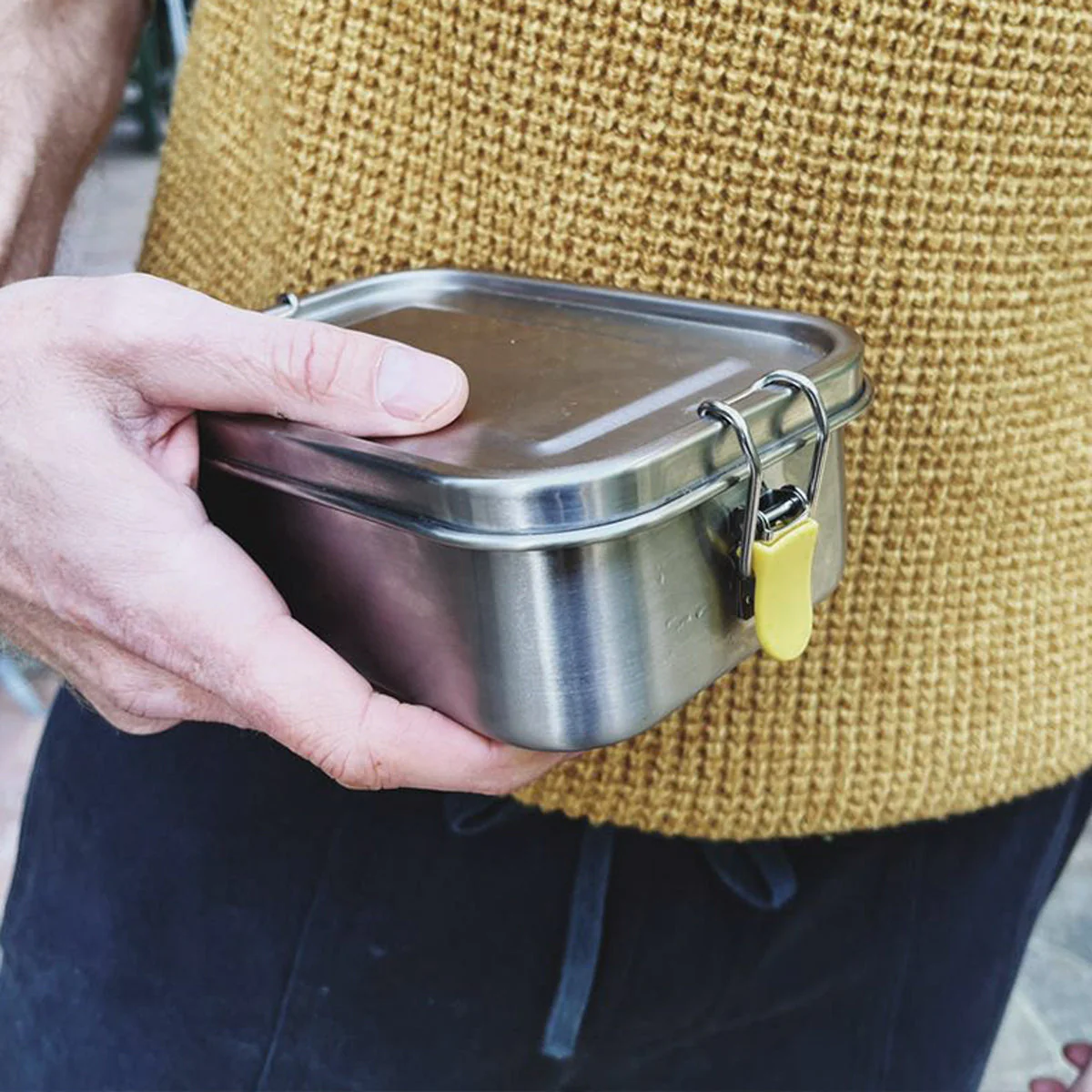 Vogeelle Stainless Steel Lunch Box with heat safe insert - Lemon