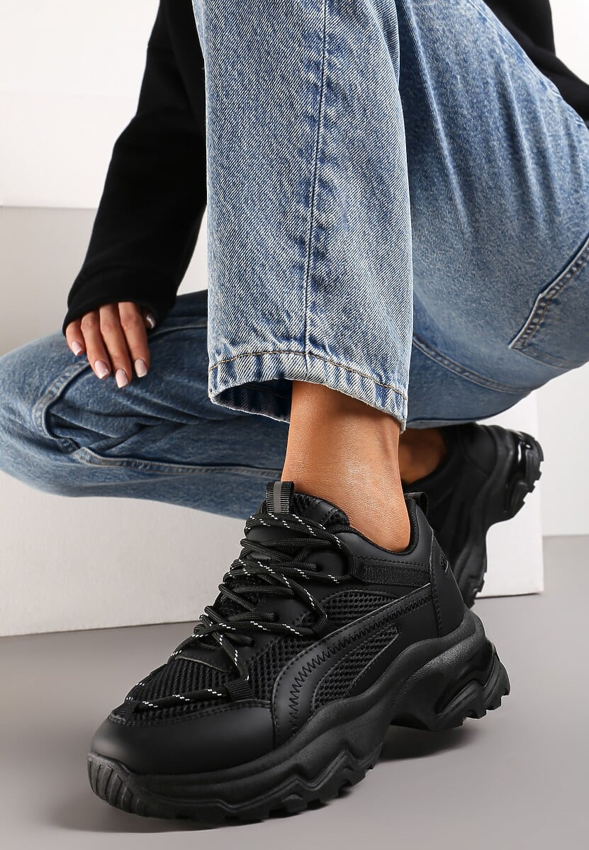 Czarne Sneakersy na Masywnej Podeszwie z Siateczkowym Wstawkami i Ozdobnymi Sznurówkami Ollavia