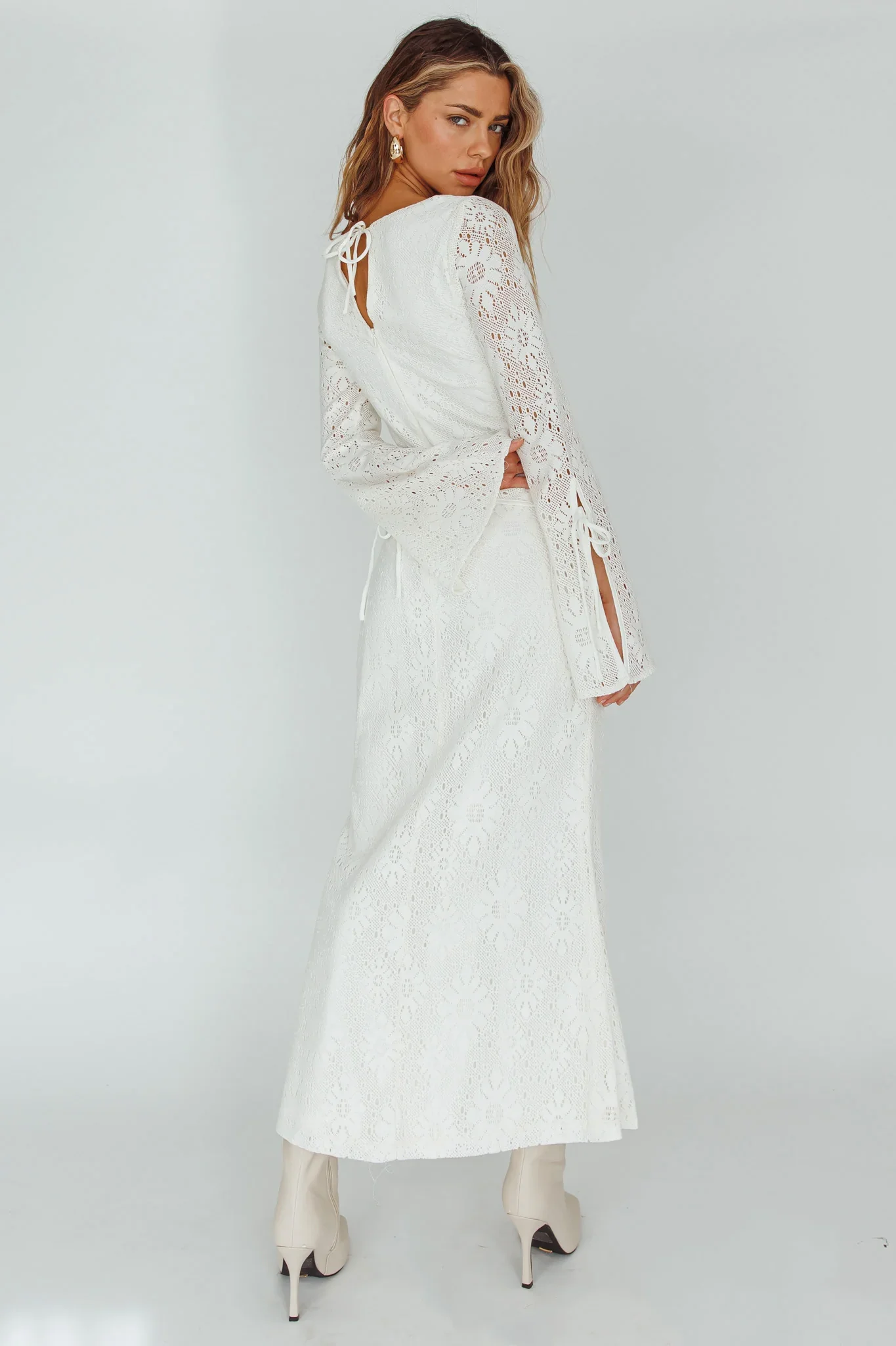 Kalia Long Sleeve Lace Midi Dress Cream