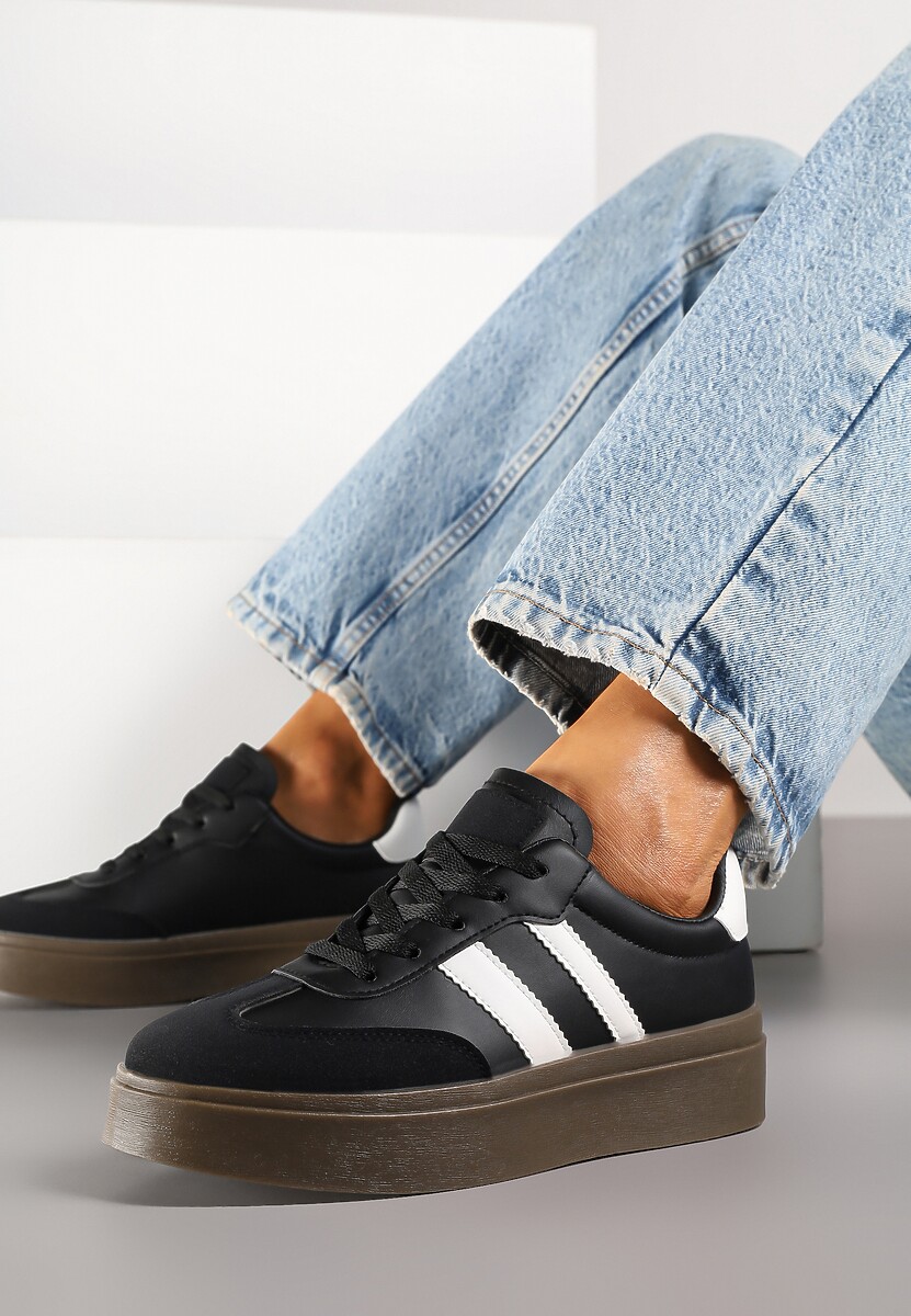 Biało-Beżowe Sneakersy na Kauczukowej Podeszwie Ozdobione Paskami Nilimea