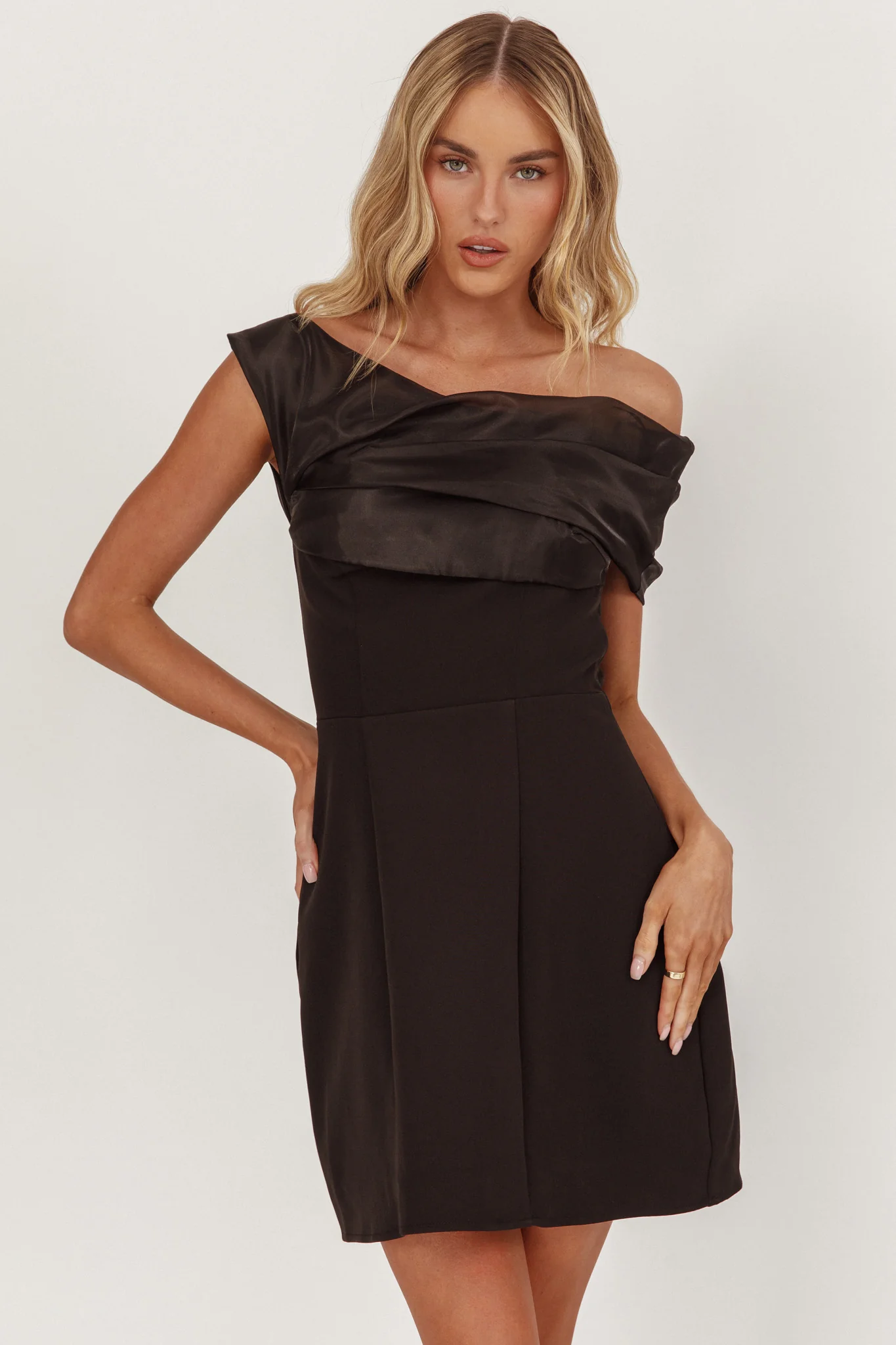 Vienna Nights Off-Shoulder A-Line Mini Dress Black