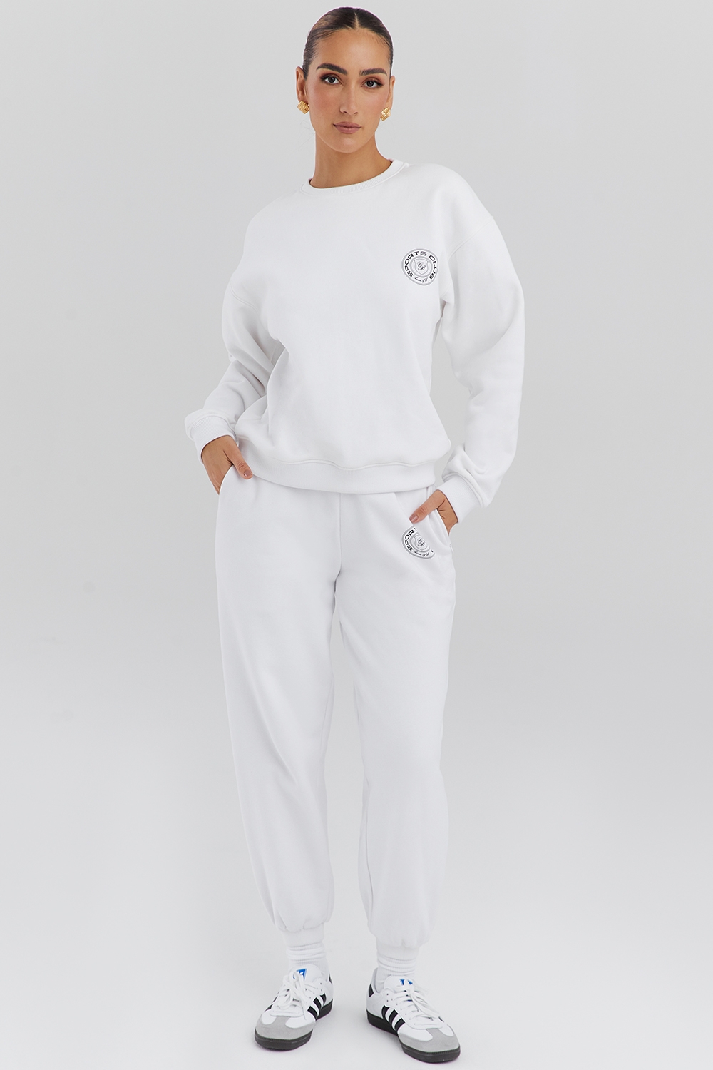 white crew neck sweatshirt