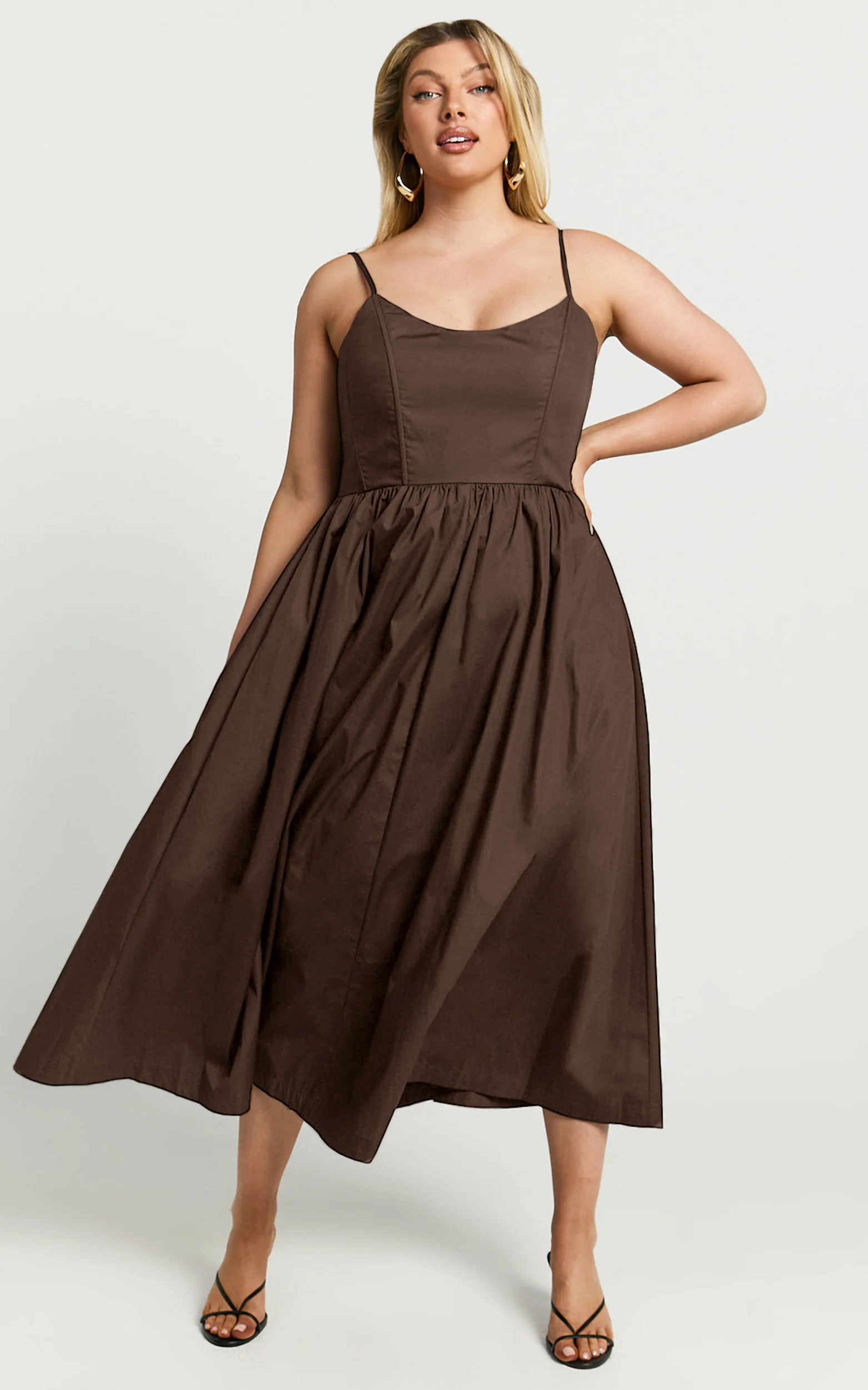 Braelyn Midi Dress - Scoop Neck Flare Dress in Chocolate