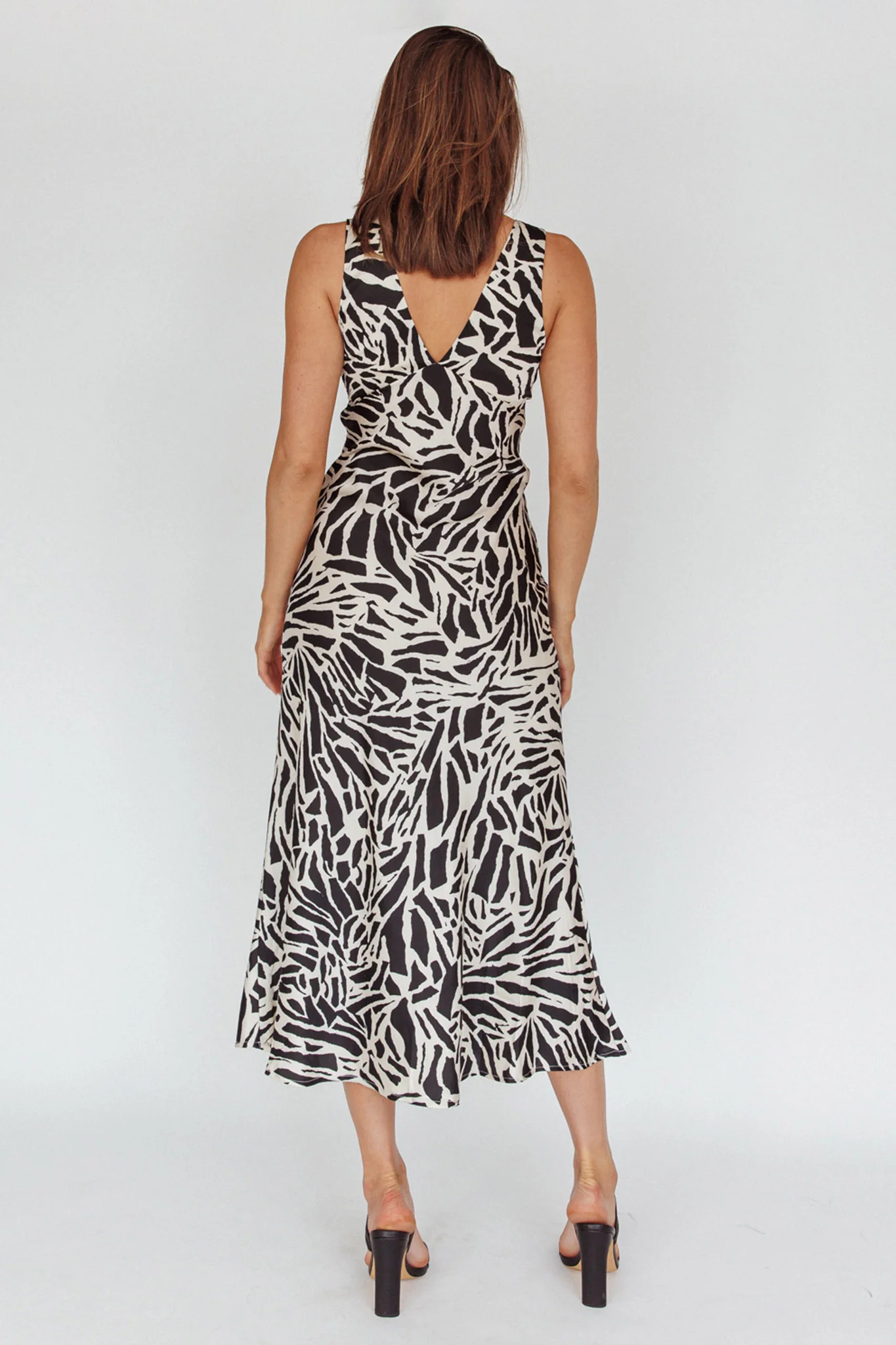 Turin V-Neckline Print Midi Dress Black