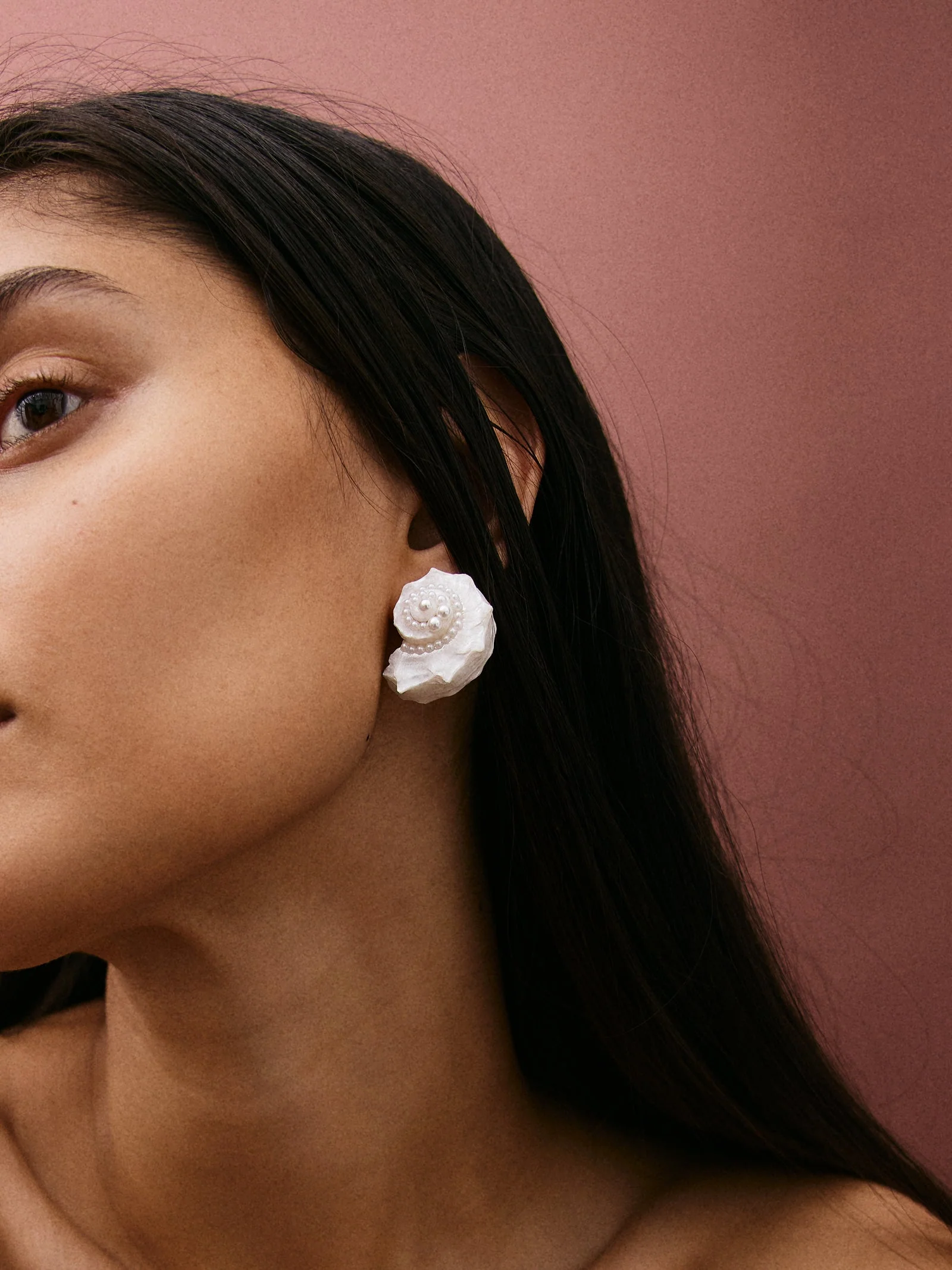 Santana Shell Statement Stud Earrings - Pearl