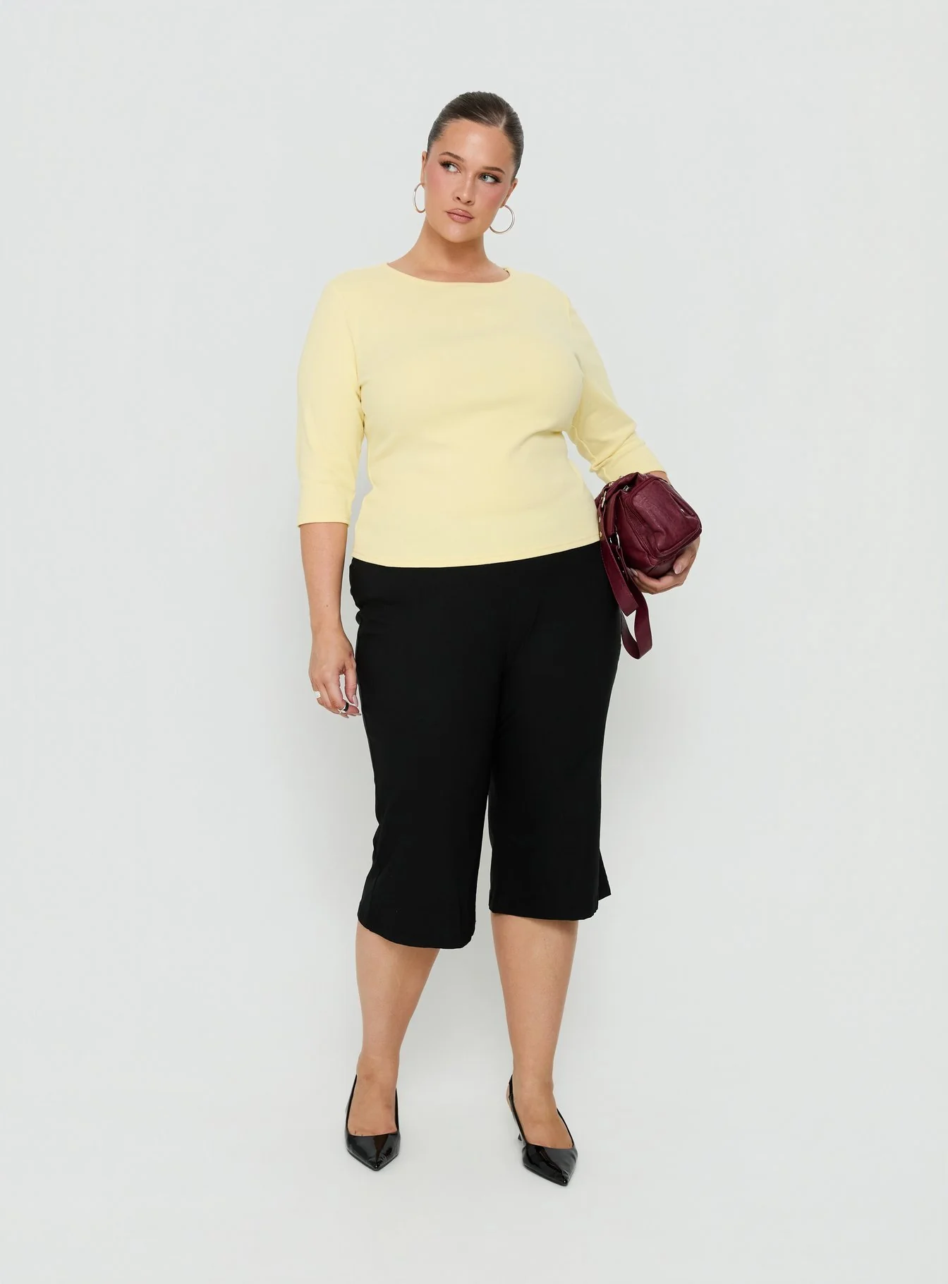 Samaira Capri Pant Black Curve