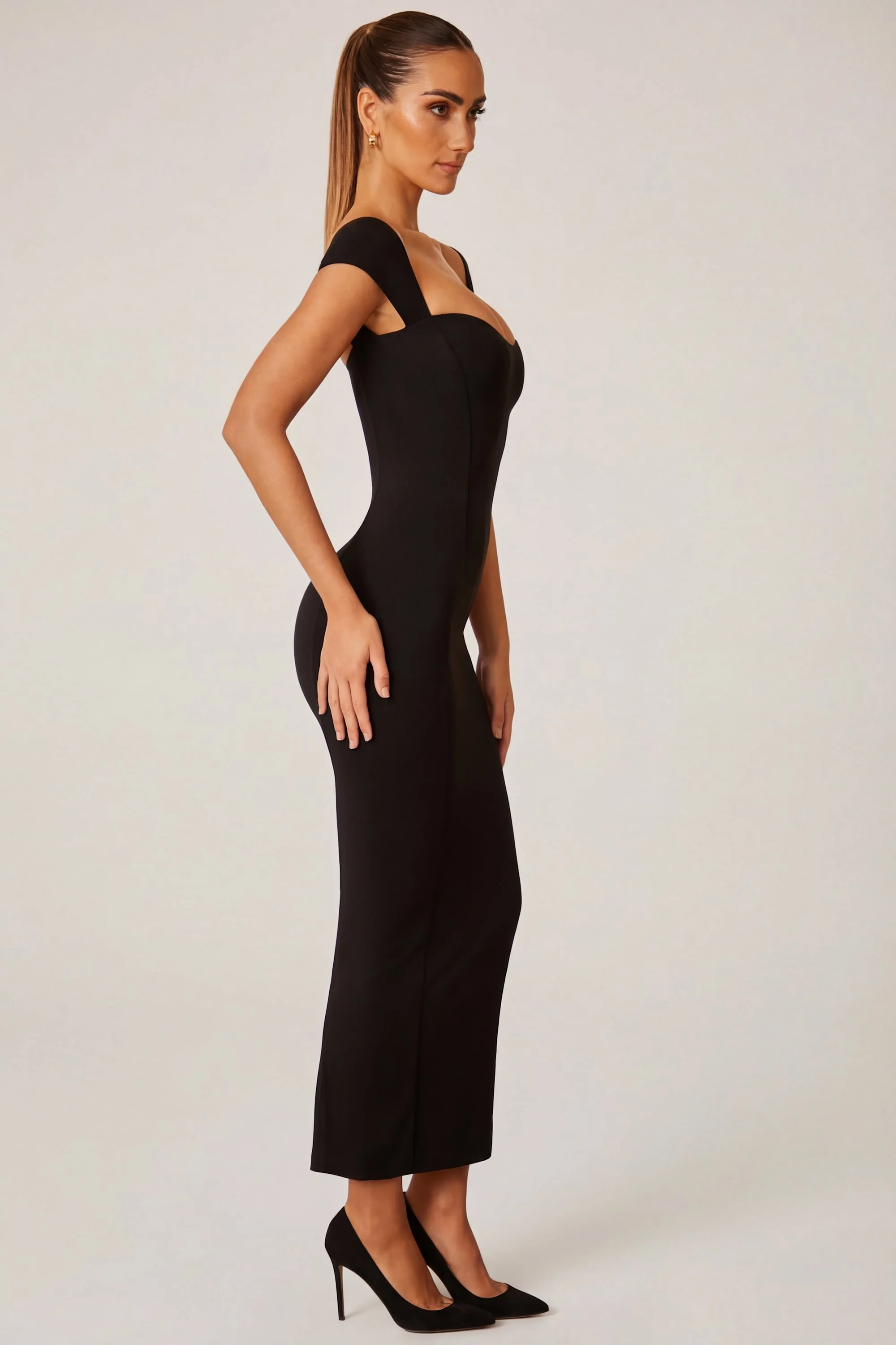 Sweetheart Neckline Maxi Dress in Black