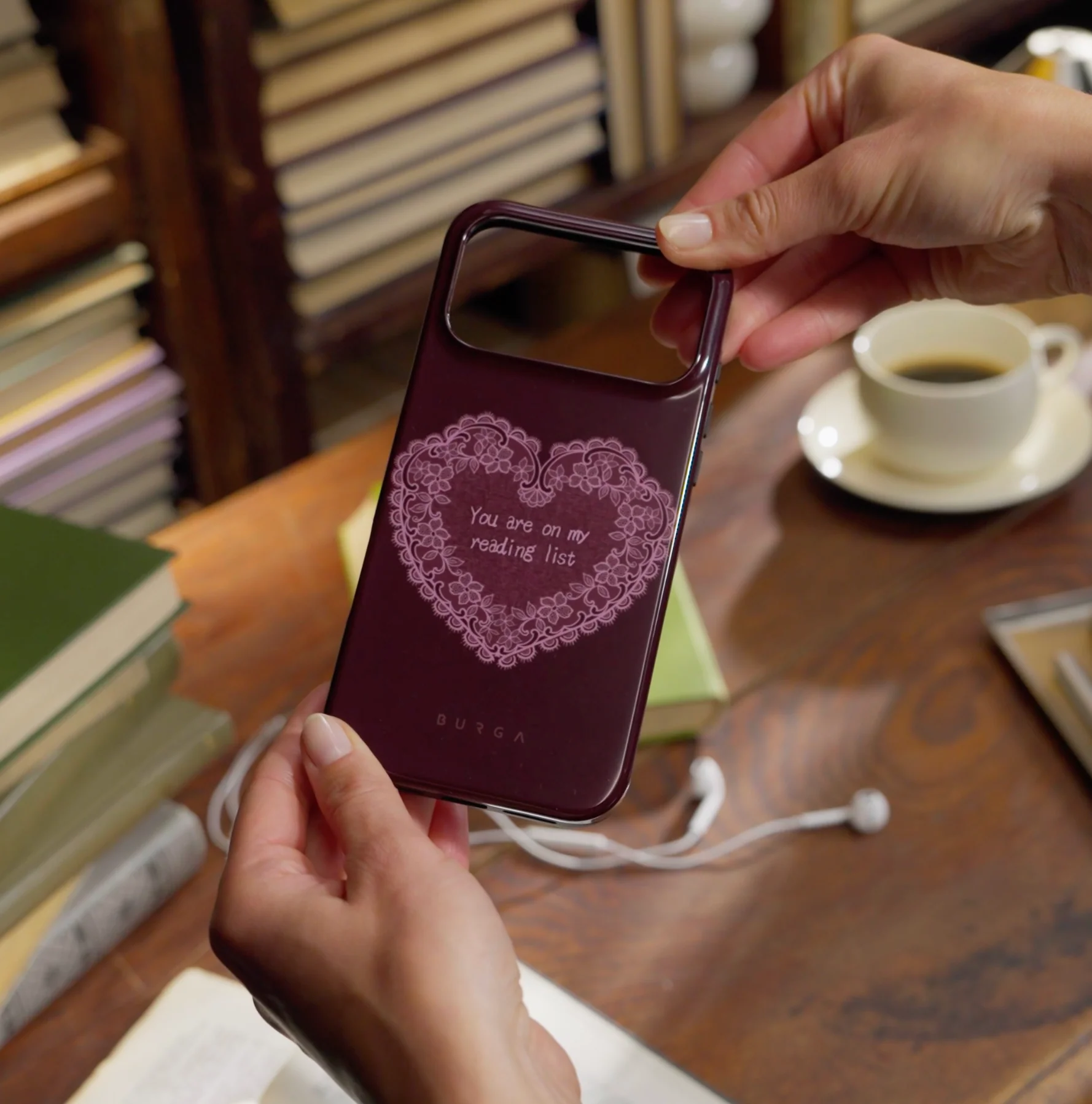 On My TBR - iPhone 12 Mini ケース