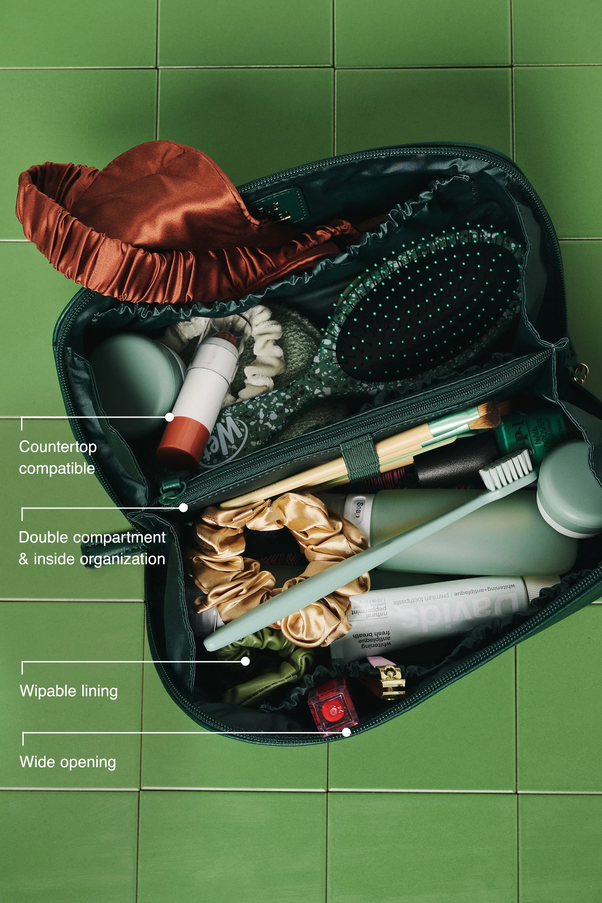 BEIS 'The Wicked Toiletry Kit in Wicked Green