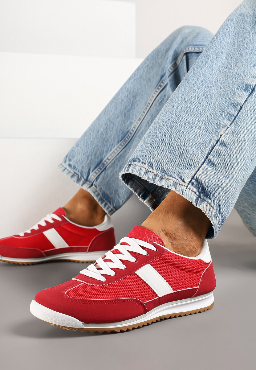 Czarne Sneakersy Ozdobione Paskiem Cleova