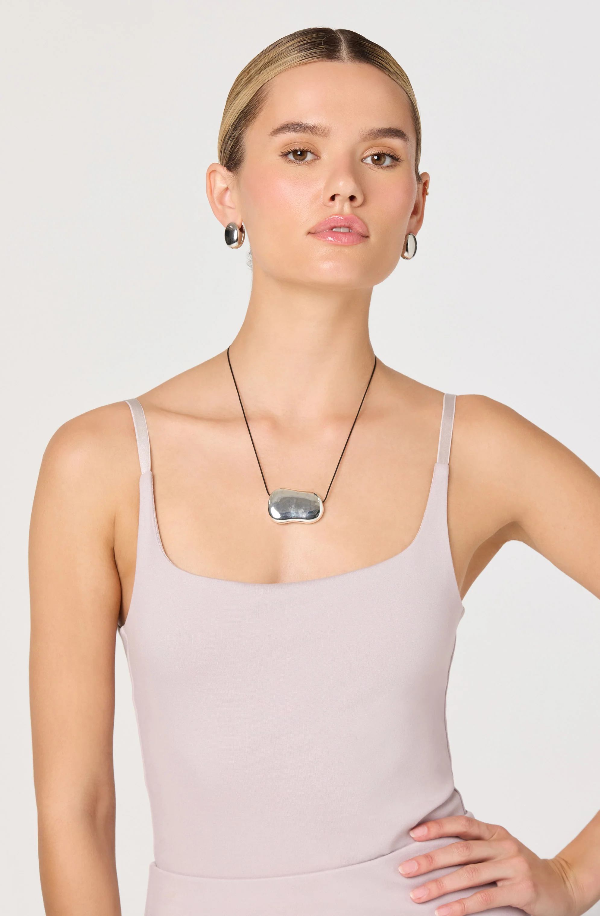 Leikyn Square Neck Bodysuit - luluinthesky