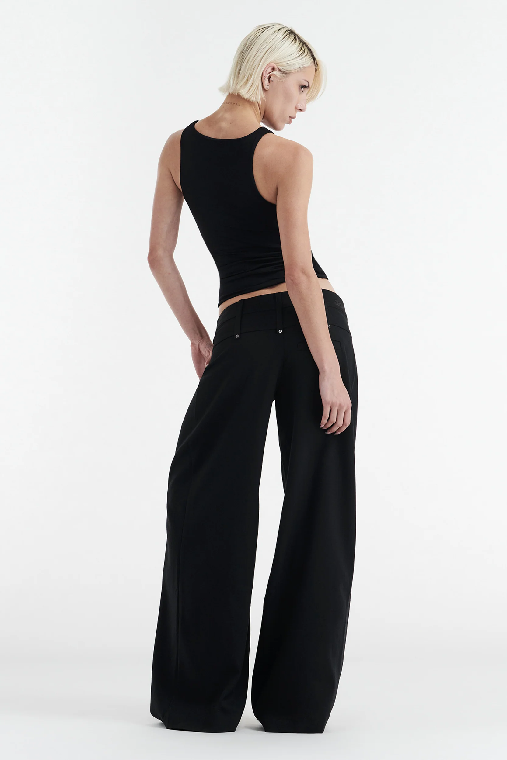Sophie Basic Sleeveless Tank With Shelf Bra - Black