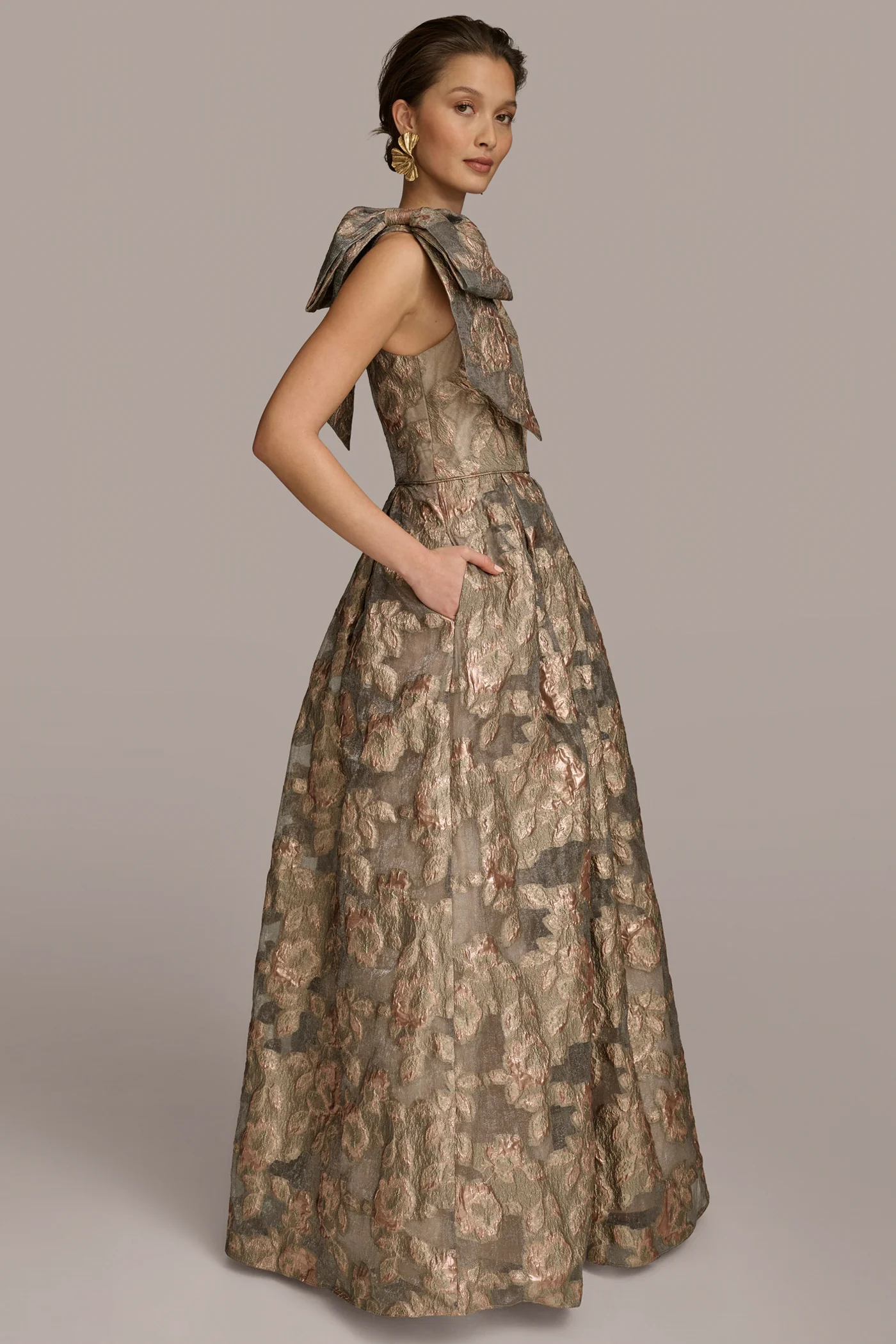 ONE SHOULDER BOW JACQUARD BALL GOWN