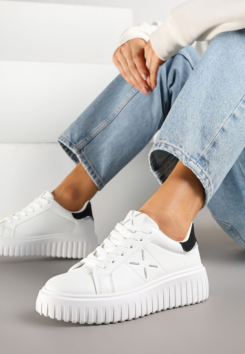 Biało-Czarne Sneakersy na Platformie z Tłoczeniem i Brokatową Wstawką Nuselin