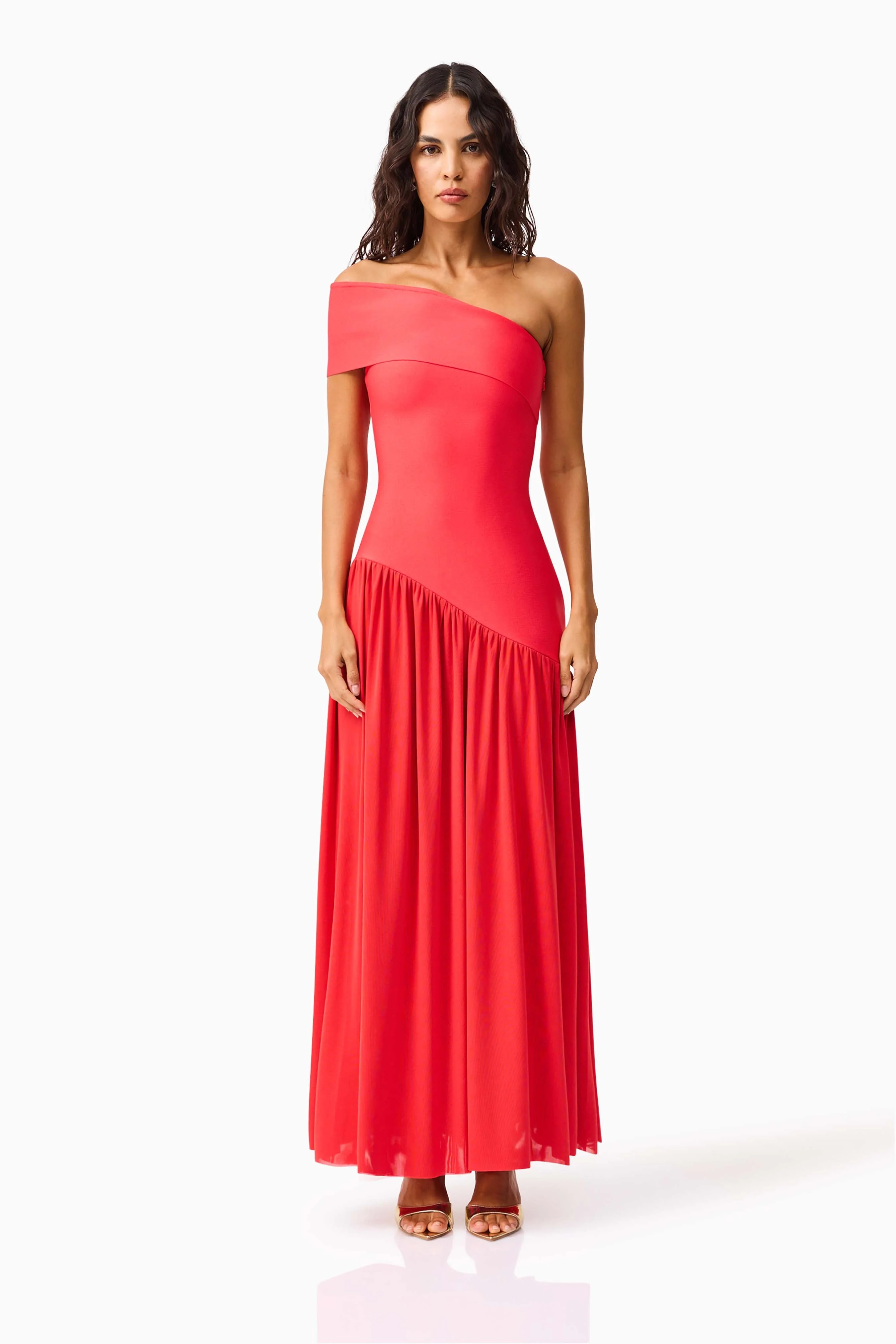 Jesselle Off The Shoulder Gown in Red