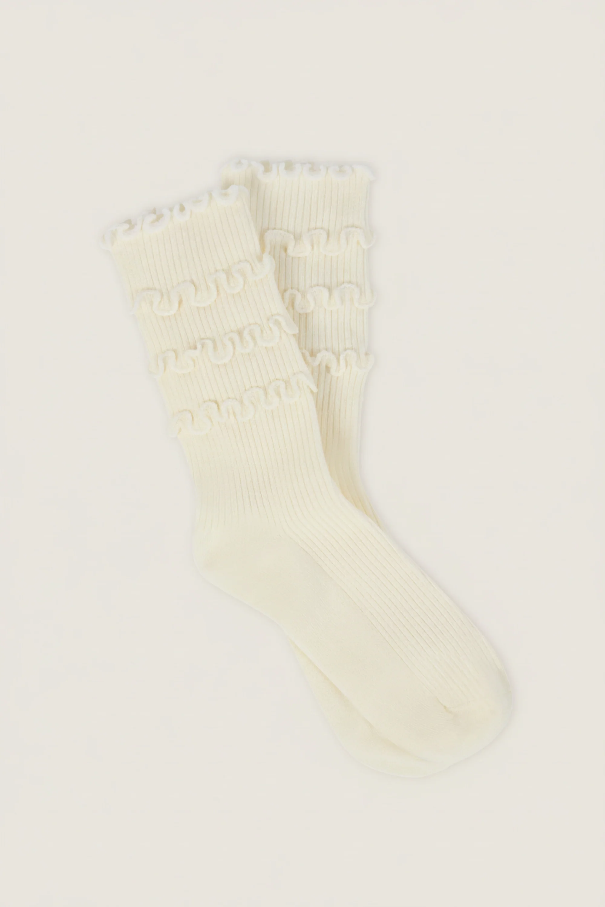 Ruffle-Trim Crew Socks in Ivory