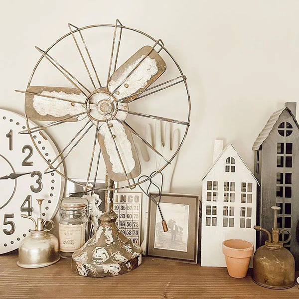 Chippy Distressed Table Fan