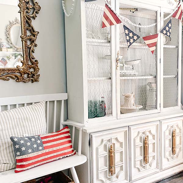 Throw Pillows & Blankets