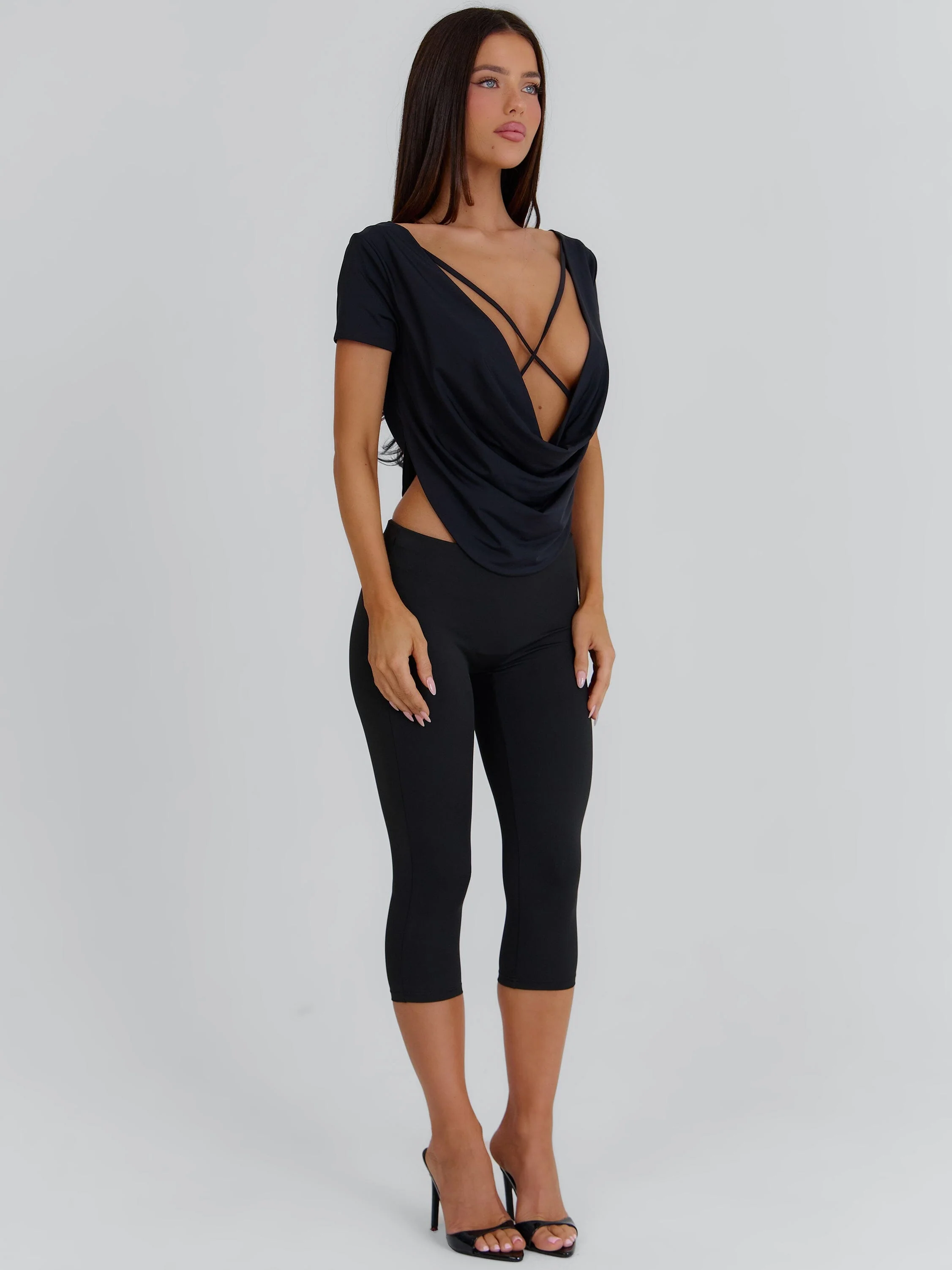 SUMMA LONGLINE TOP BLACK