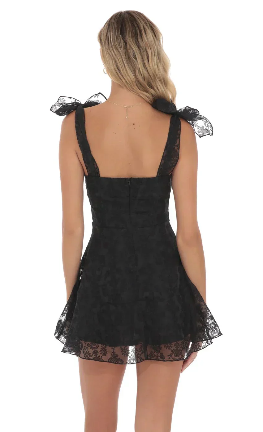 Motif Pattern A-line Dress in Blac