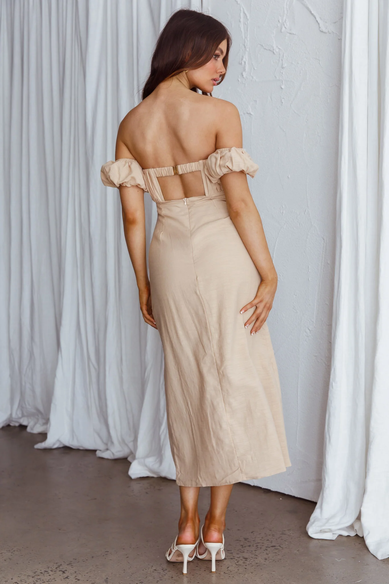 Nico Off-Shoulder Split Midi Dress Sand