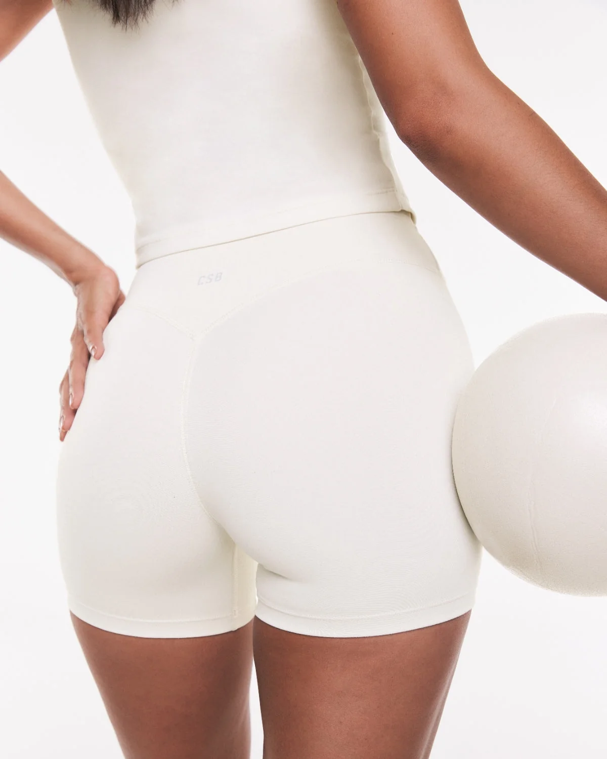Form Invisible Scrunch Shorts 4