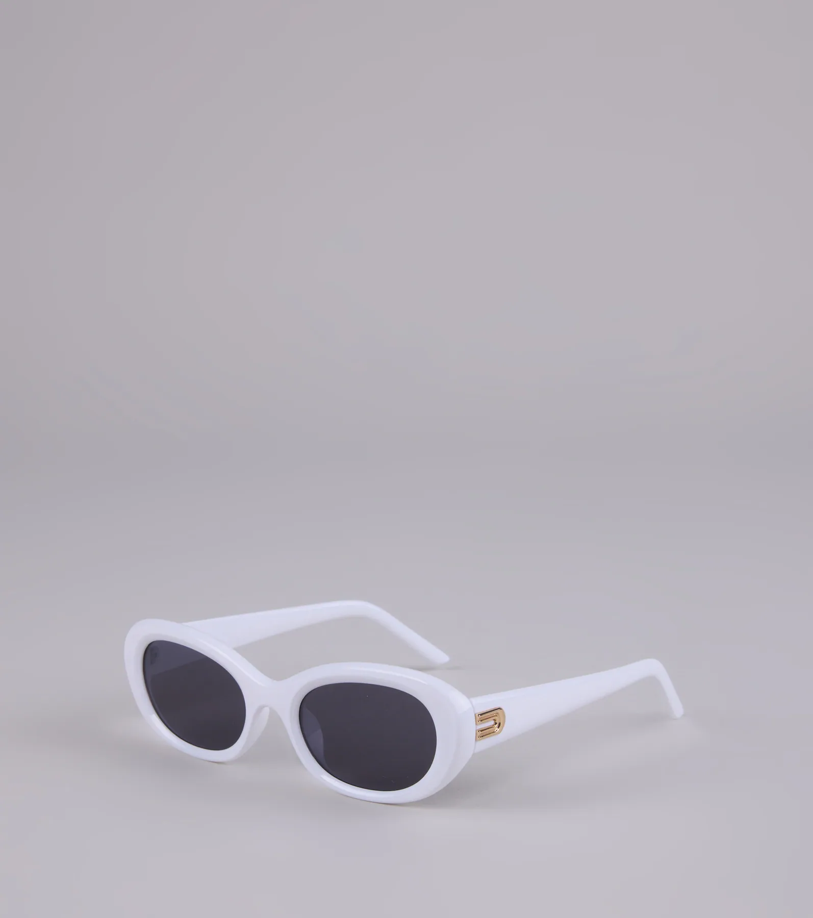 Chic Happens Oval Sunglasses