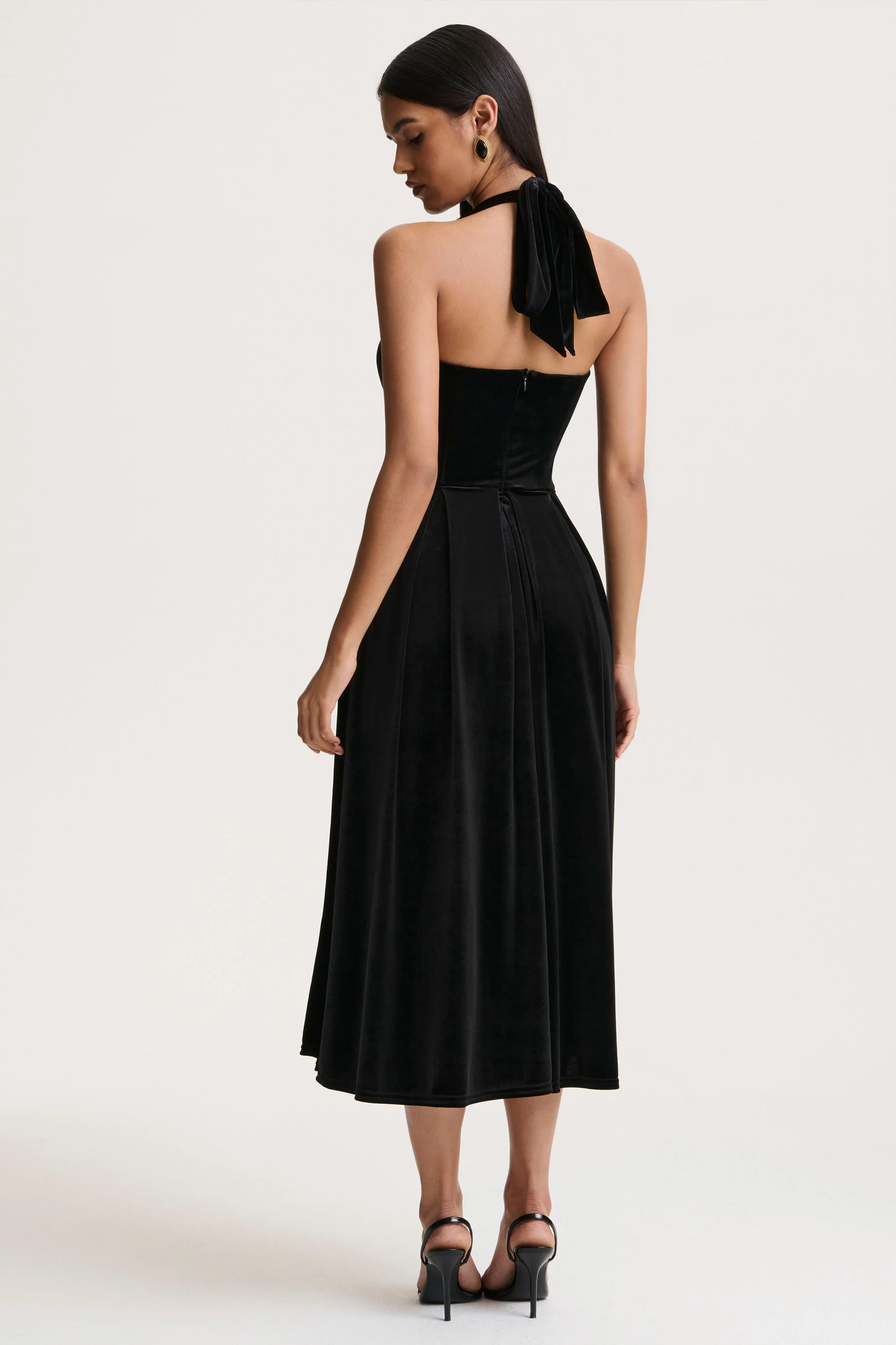 Esmeray | Black Velvet Sweetheart-Neck Midi Dress