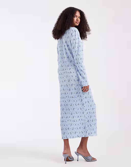 Pieces long sleeve plisse midi dress in ditsy blue floral print