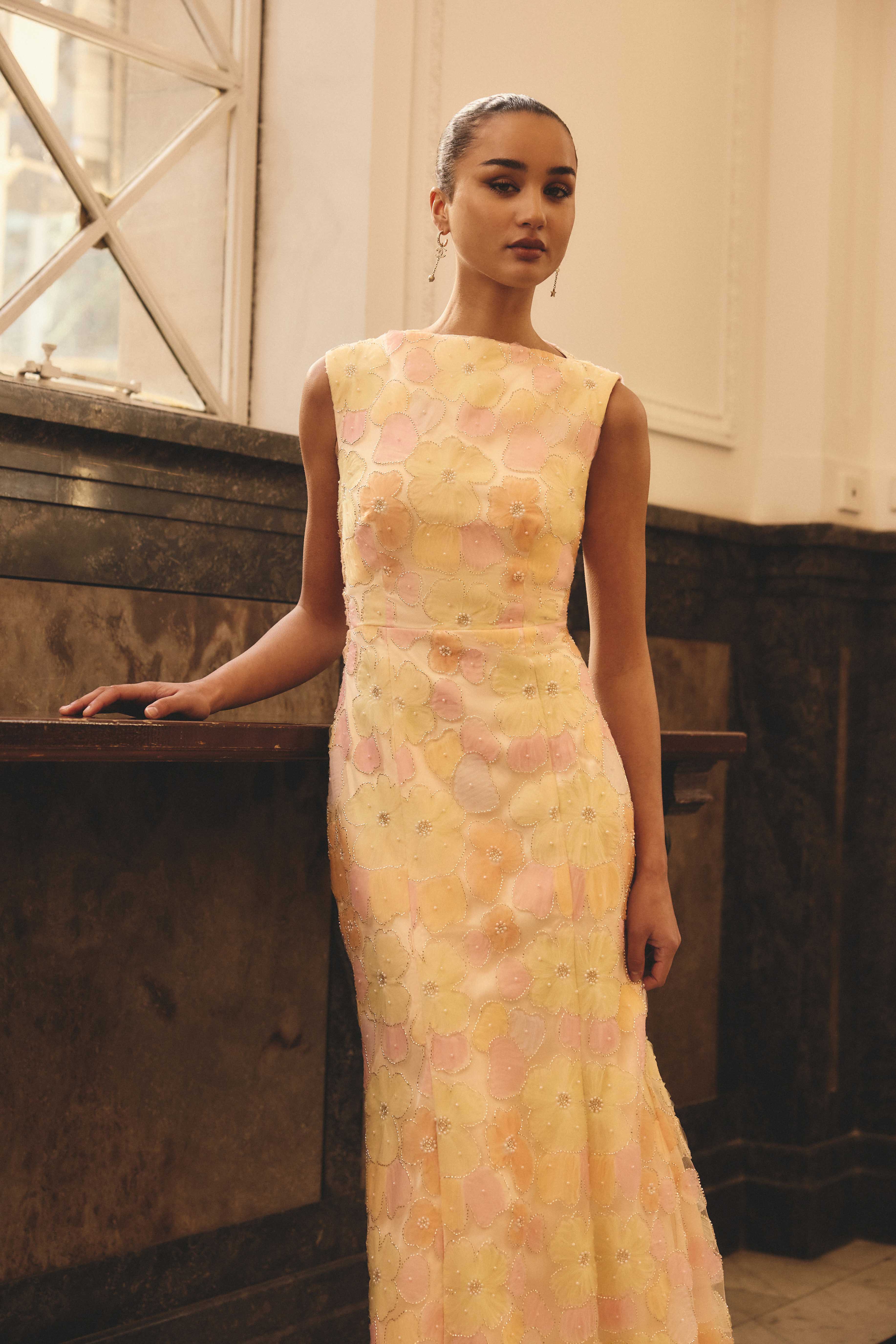 Zaria Sleevless Gown in Yellow Floral