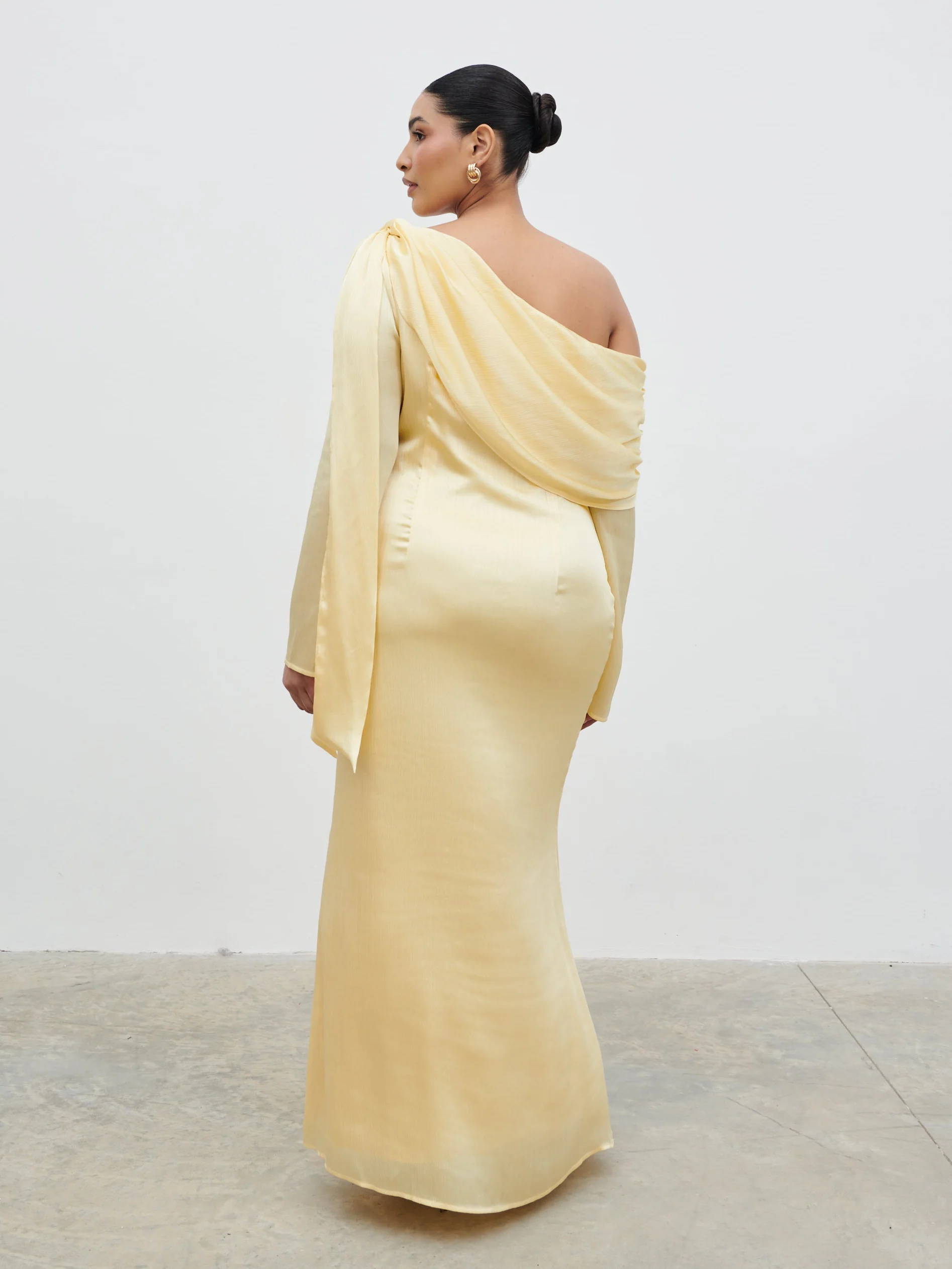 Neomie One Shoulder Tie Chiffon Maxi Dress Curve - Lemon
