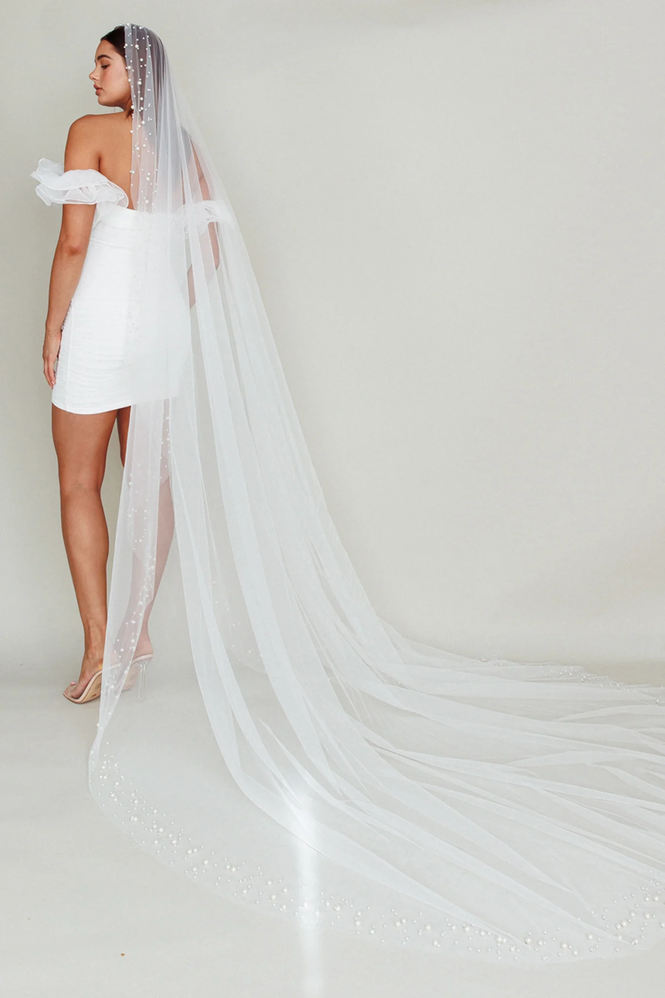 Violette Pearl Accent Veil White