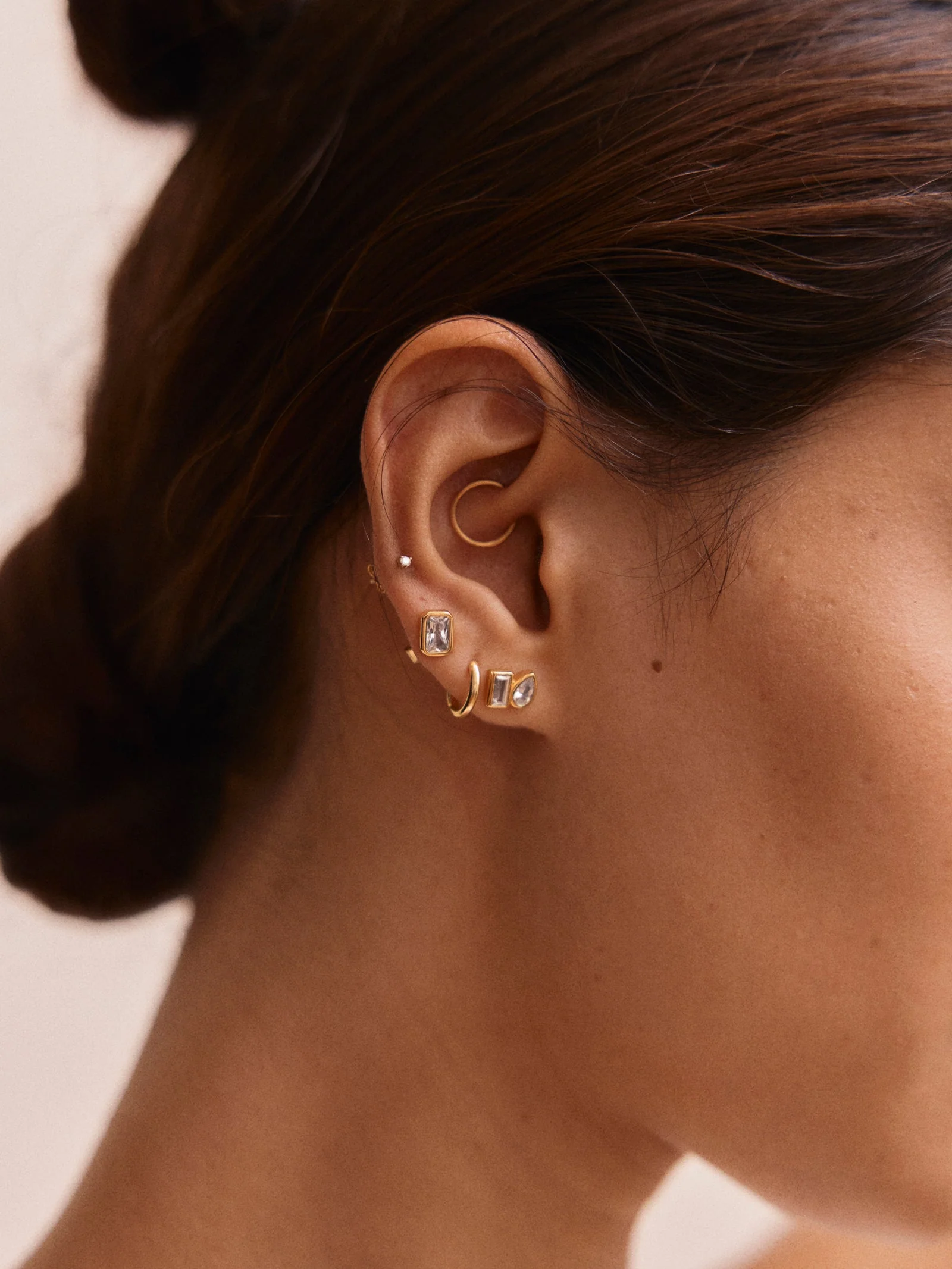 Reina 14K Gold Stud Earrings - Toi et Moi Bezel Set Earrings
