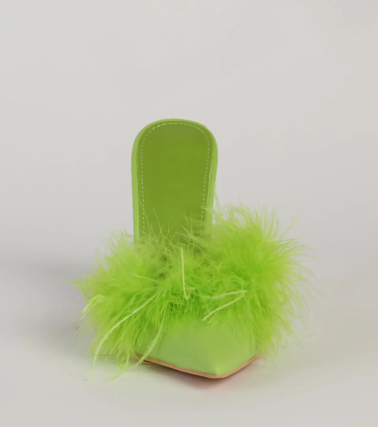 Diva Alert Marabou Feather Trim Pumps