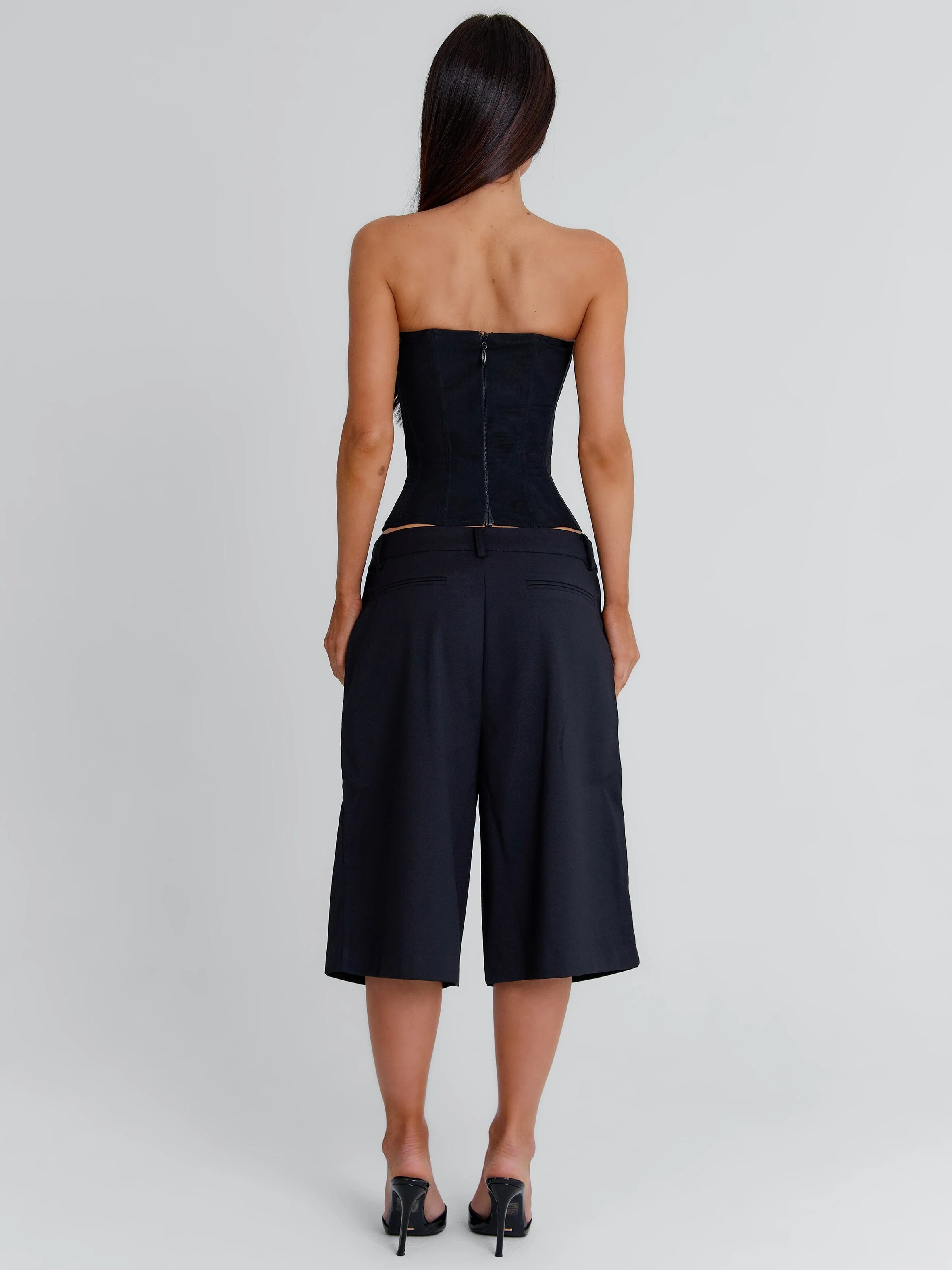 Noate Short Black