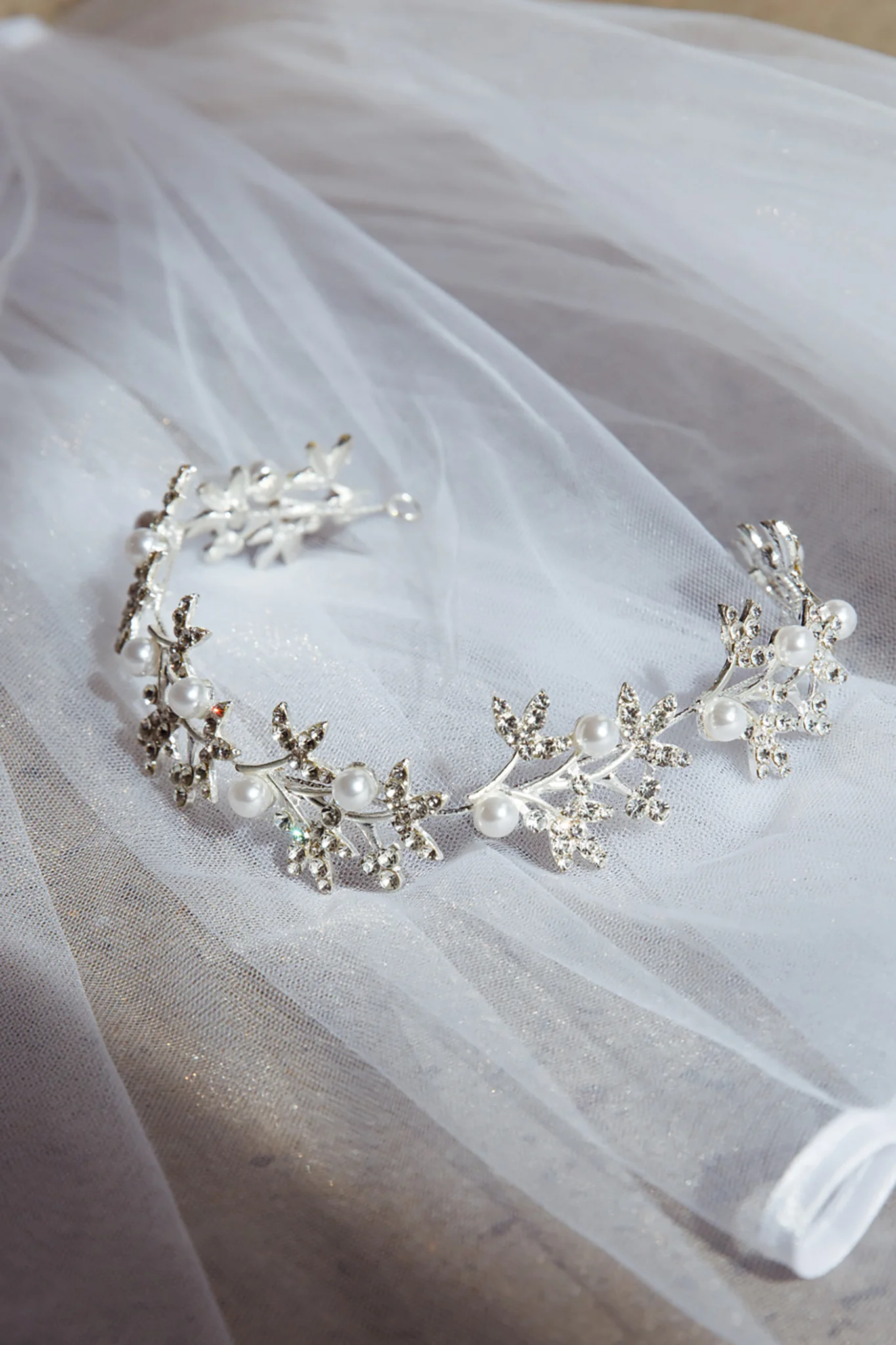 Leaves & Pearl Wire Headband Silver