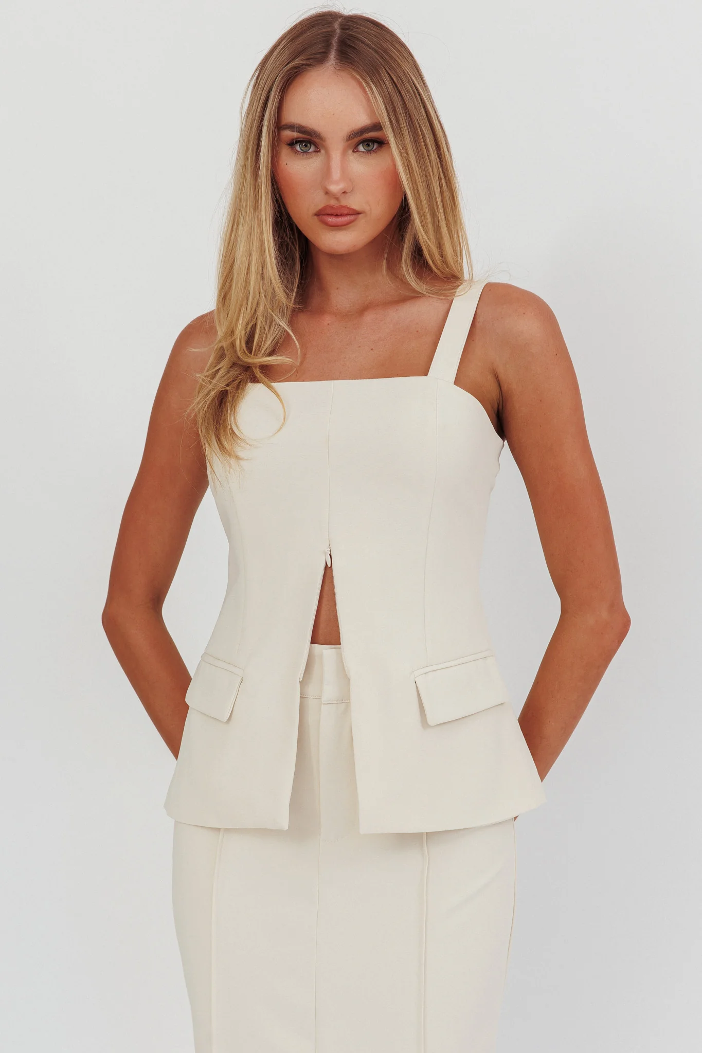 Like I Do Front Zip Sleeveless Top Cream