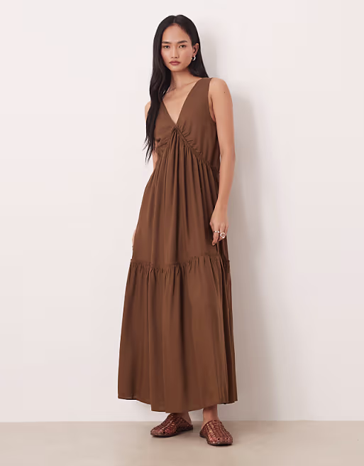 V-neck trapeze tiered maxi dress in deep olive