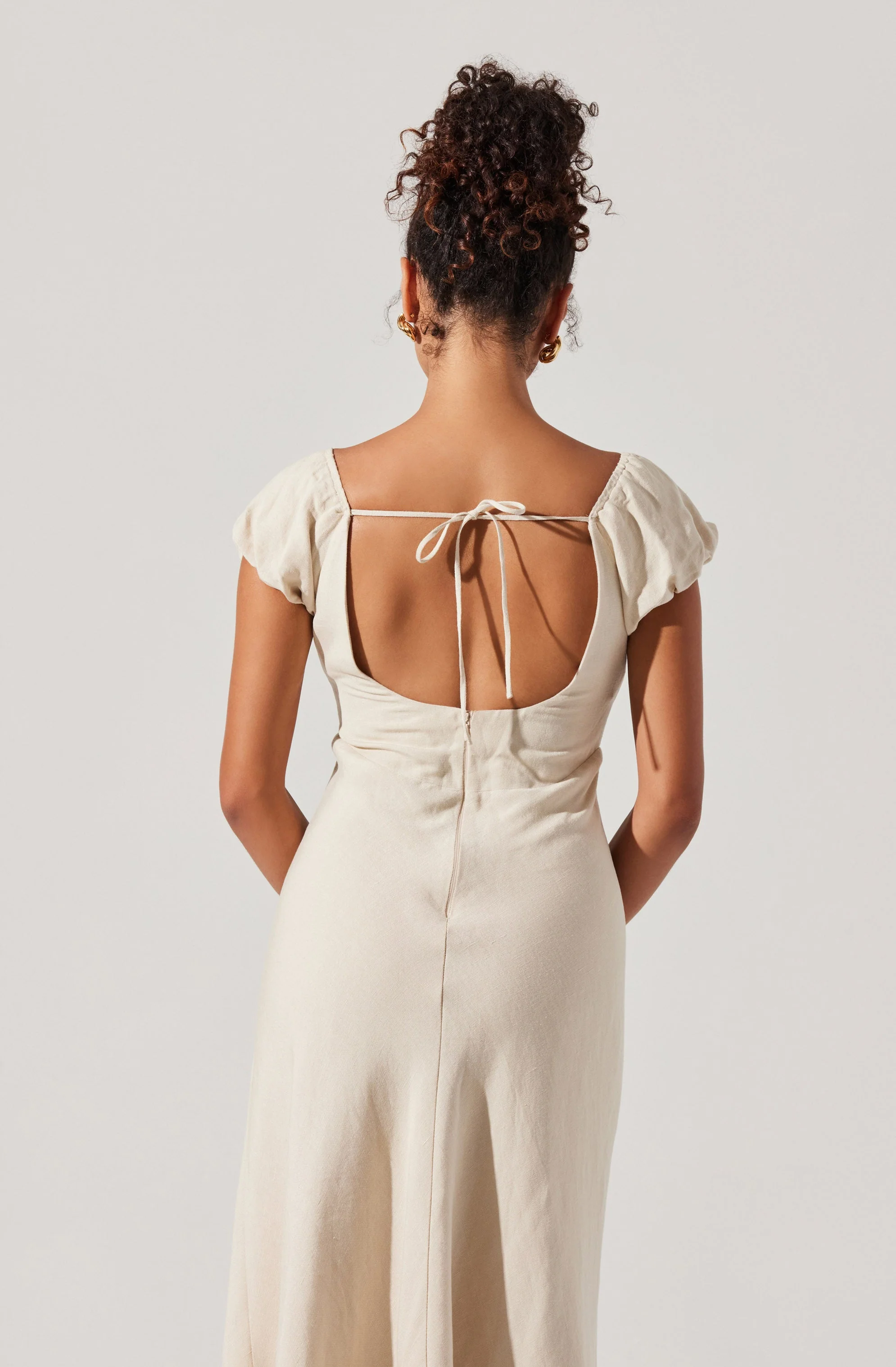 Leocadia Embroidered Puff Sleeve Dress