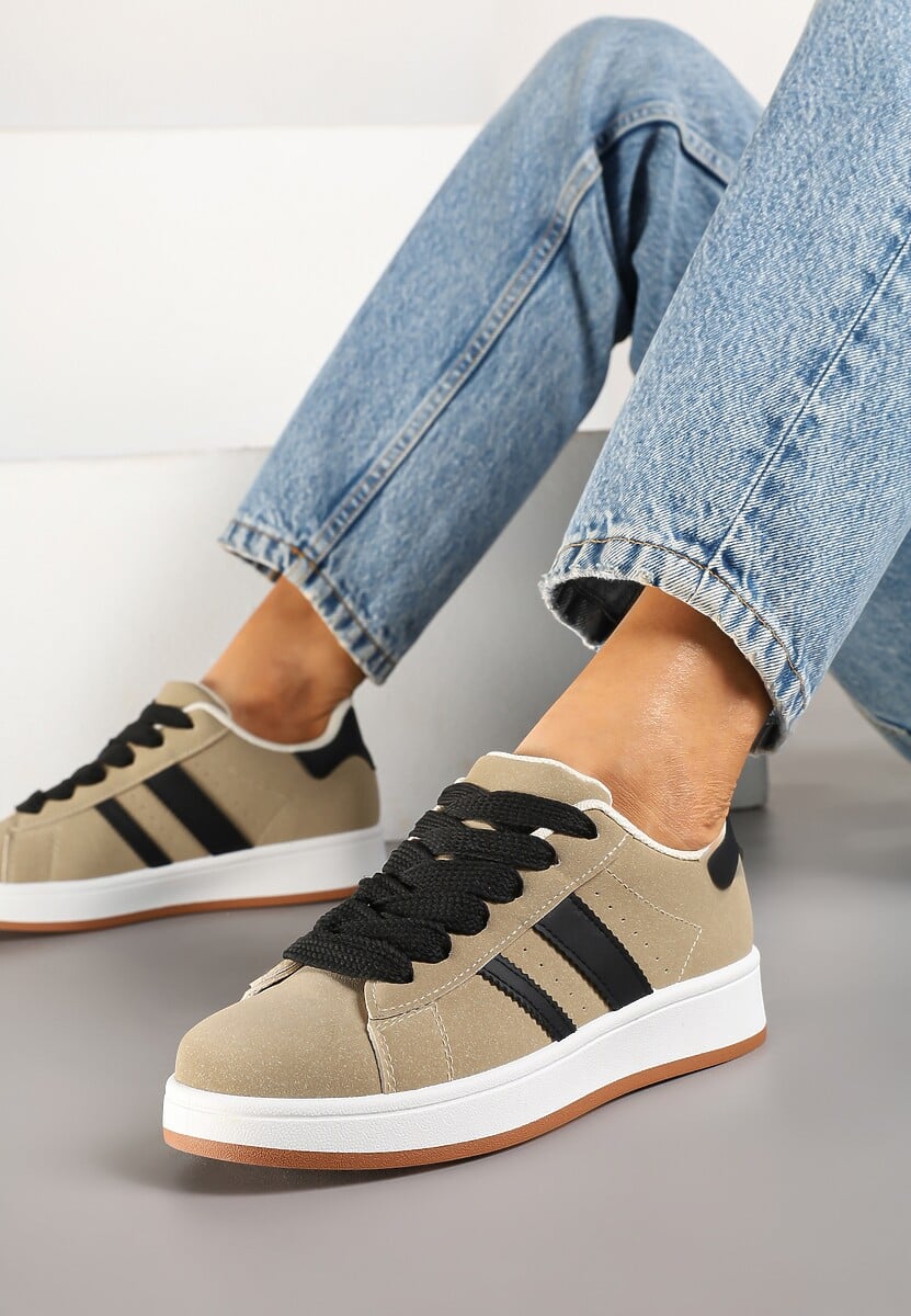 Beżowe Sneakersy na Niskiej Platformie z Naszywkami Flordexia