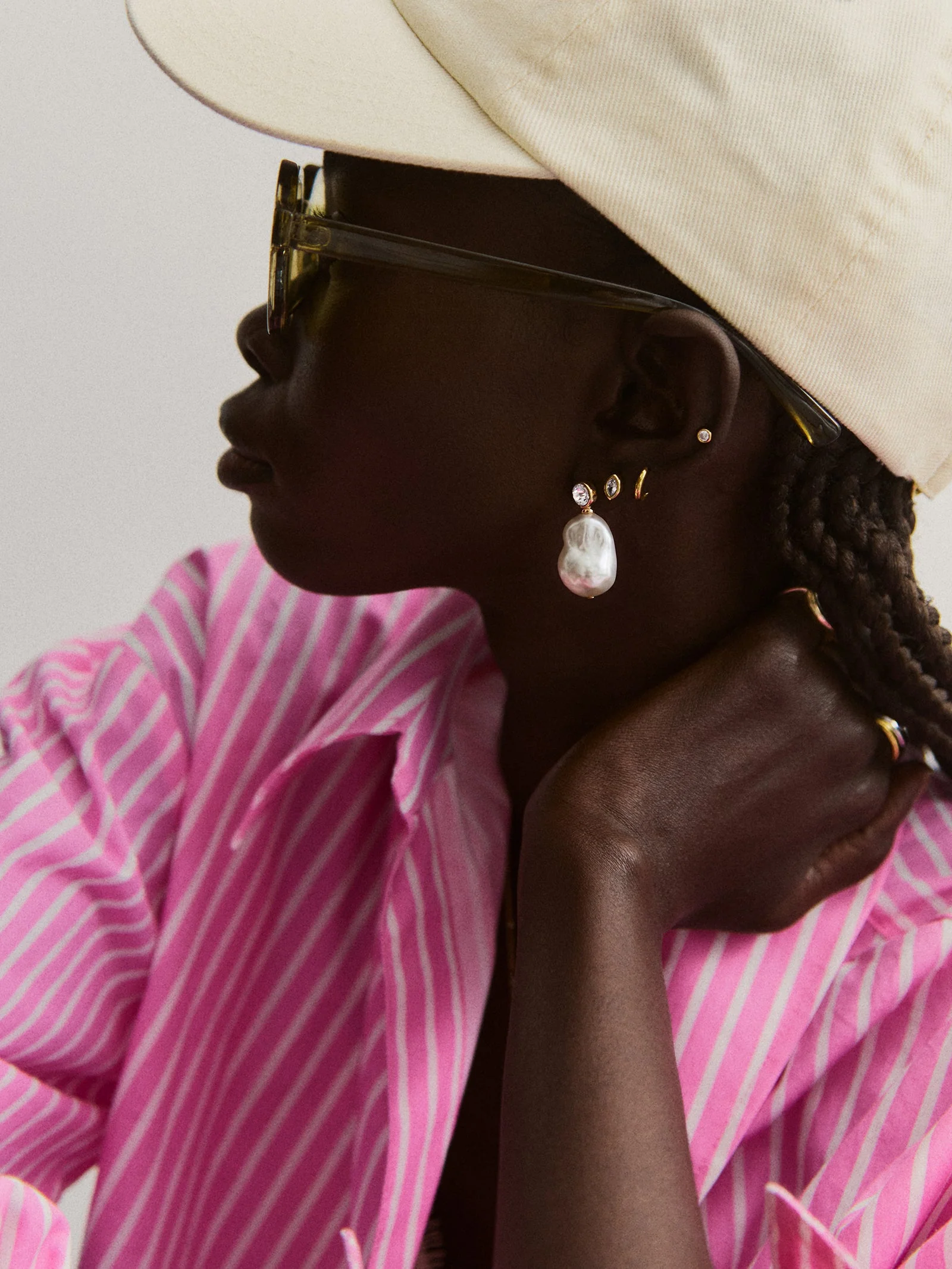 Elizabeth Pearl Earrings - Pearl