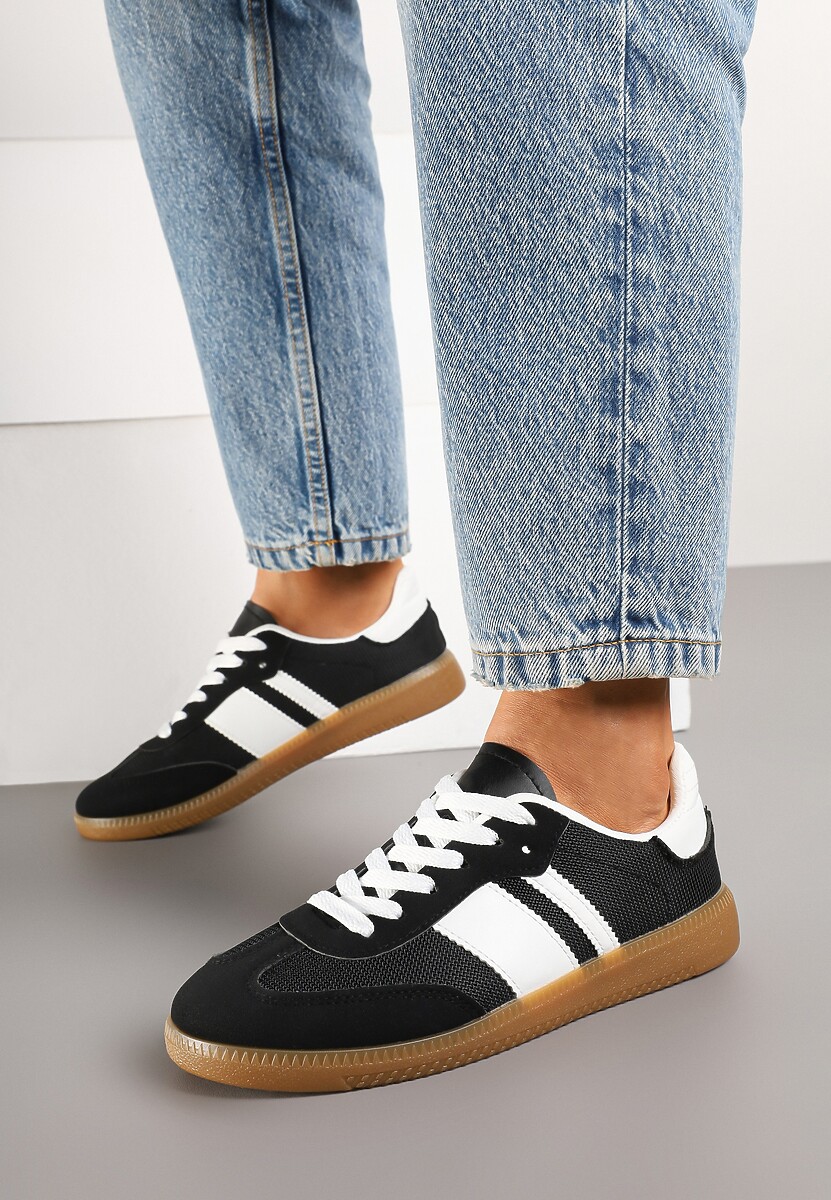 Czarne Sneakersy na Kauczukowej Podeszwie Ozdobione Paskami Emidi